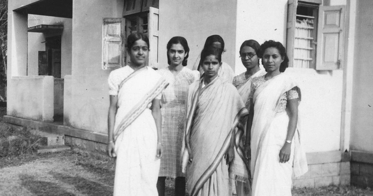 Students outside the first women's hostel at IISc, c. 1945