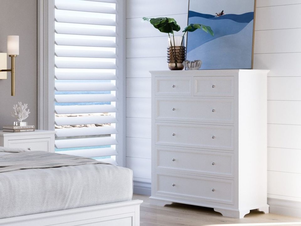 Plimmerton tallboy in white.