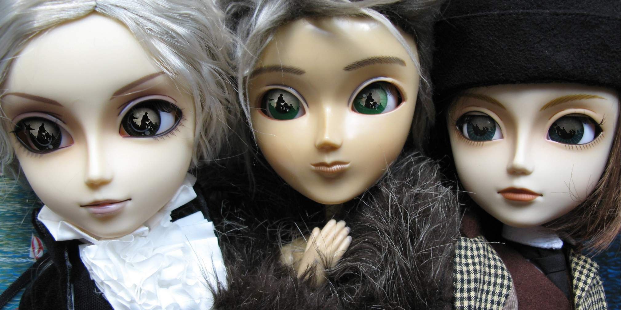 Lydia Venieri, Escape from Gaza, 2008. Archival inkjet print: three wide-eyed dolls with pale faces in close-up.