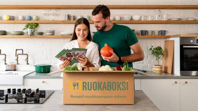 Ruokaboksin laatikko täynnä reseptejä ja ainesosia