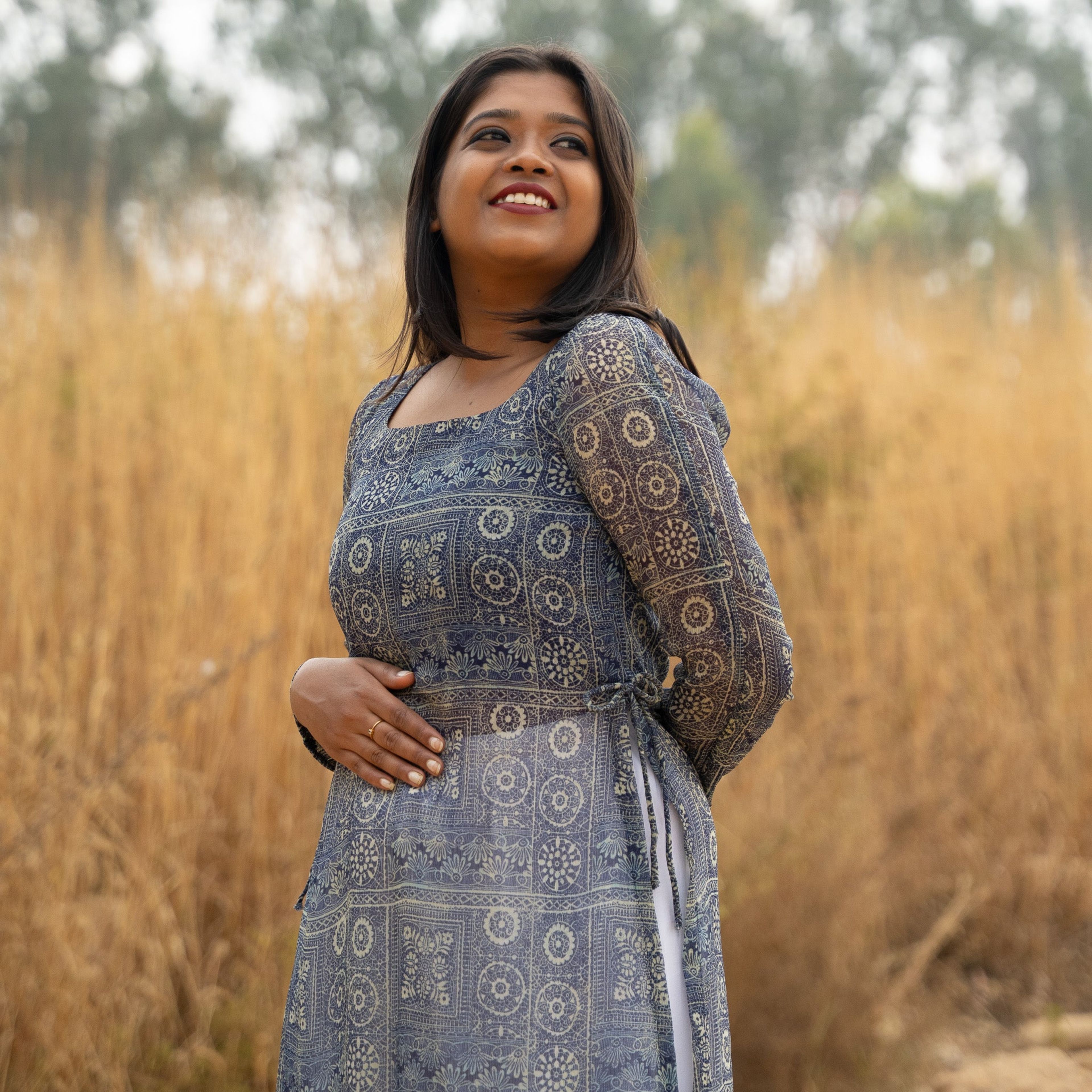 Chiffon kurta with side slit and tying