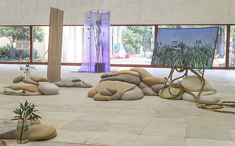 Your practice is characterised by the observation of encounters and interactions between different elements, often everyday objects. Could you elaborate on how you select these materials and what criteria you follow to integrate them into your work?