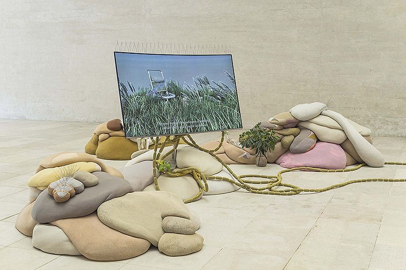 Your practice is characterised by the observation of encounters and interactions between different elements, often everyday objects. Could you elaborate on how you select these materials and what criteria you follow to integrate them into your work?
