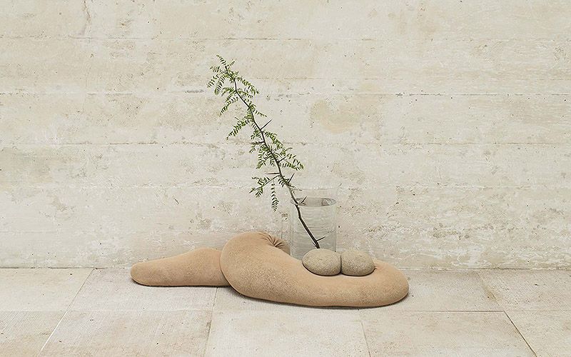 Your practice is characterised by the observation of encounters and interactions between different elements, often everyday objects. Could you elaborate on how you select these materials and what criteria you follow to integrate them into your work?