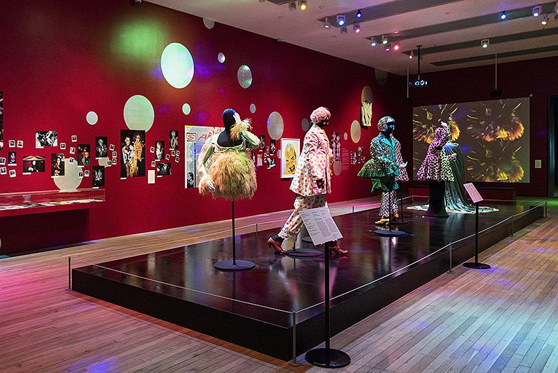 Leigh Bowery! Arte, moda y provocación en la Tate Modern