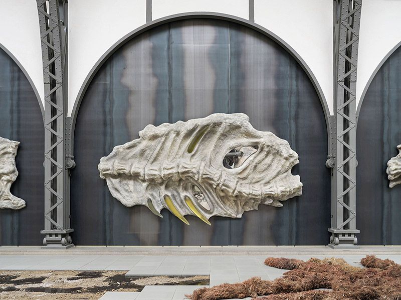 Klára Hosnedlová transforma el Hamburger Bahnhof en un paisaje mítico