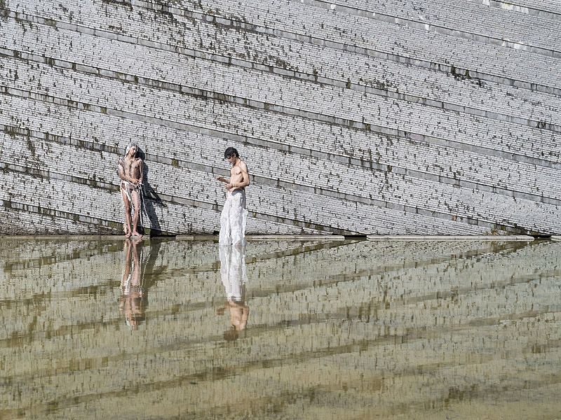 Klára Hosnedlová transforma el Hamburger Bahnhof en un paisaje mítico