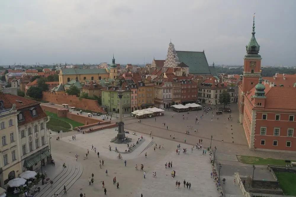 Warszawa widok na plac w centrum miasta