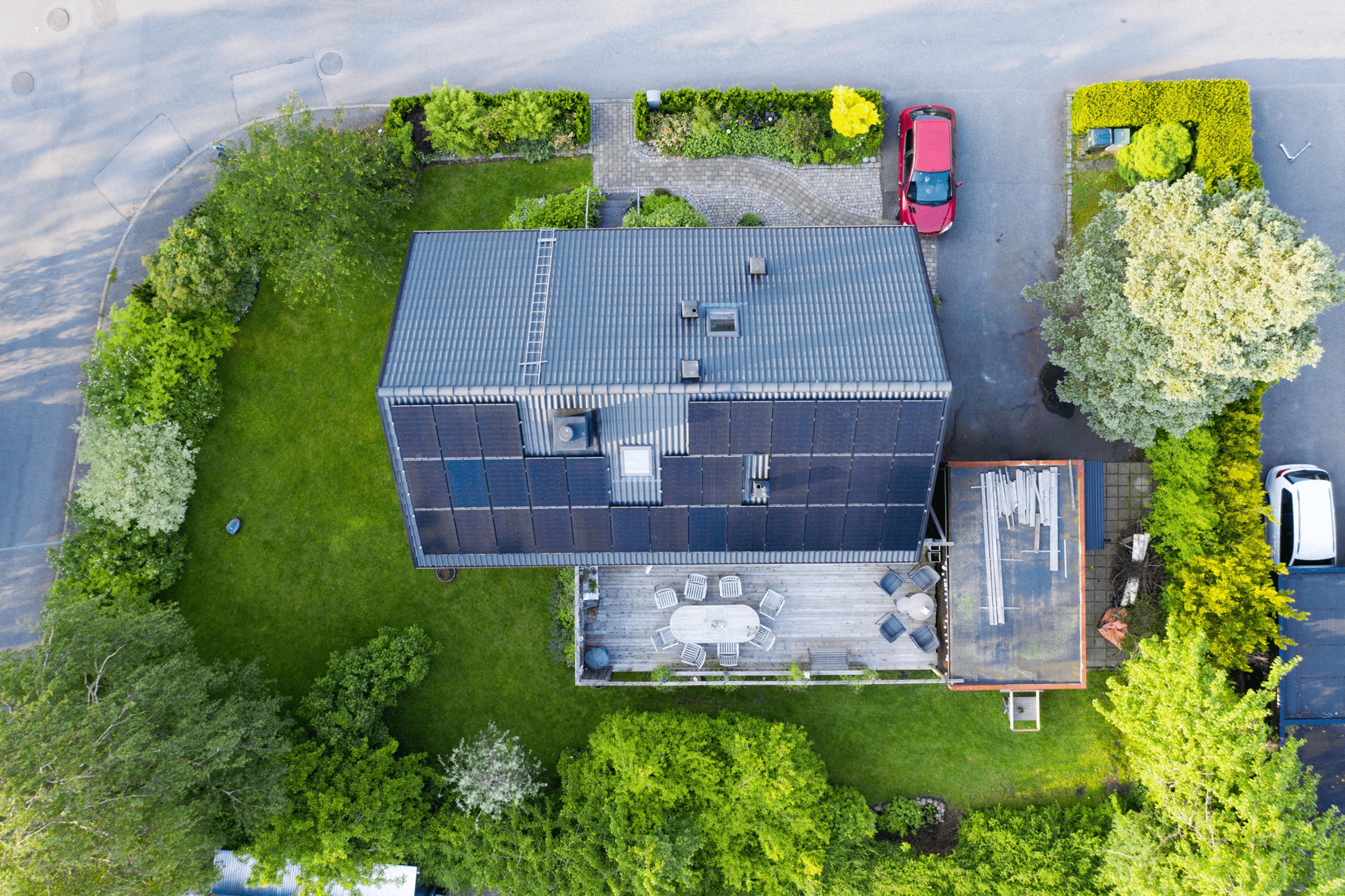 casa con impianto fotovoltaico