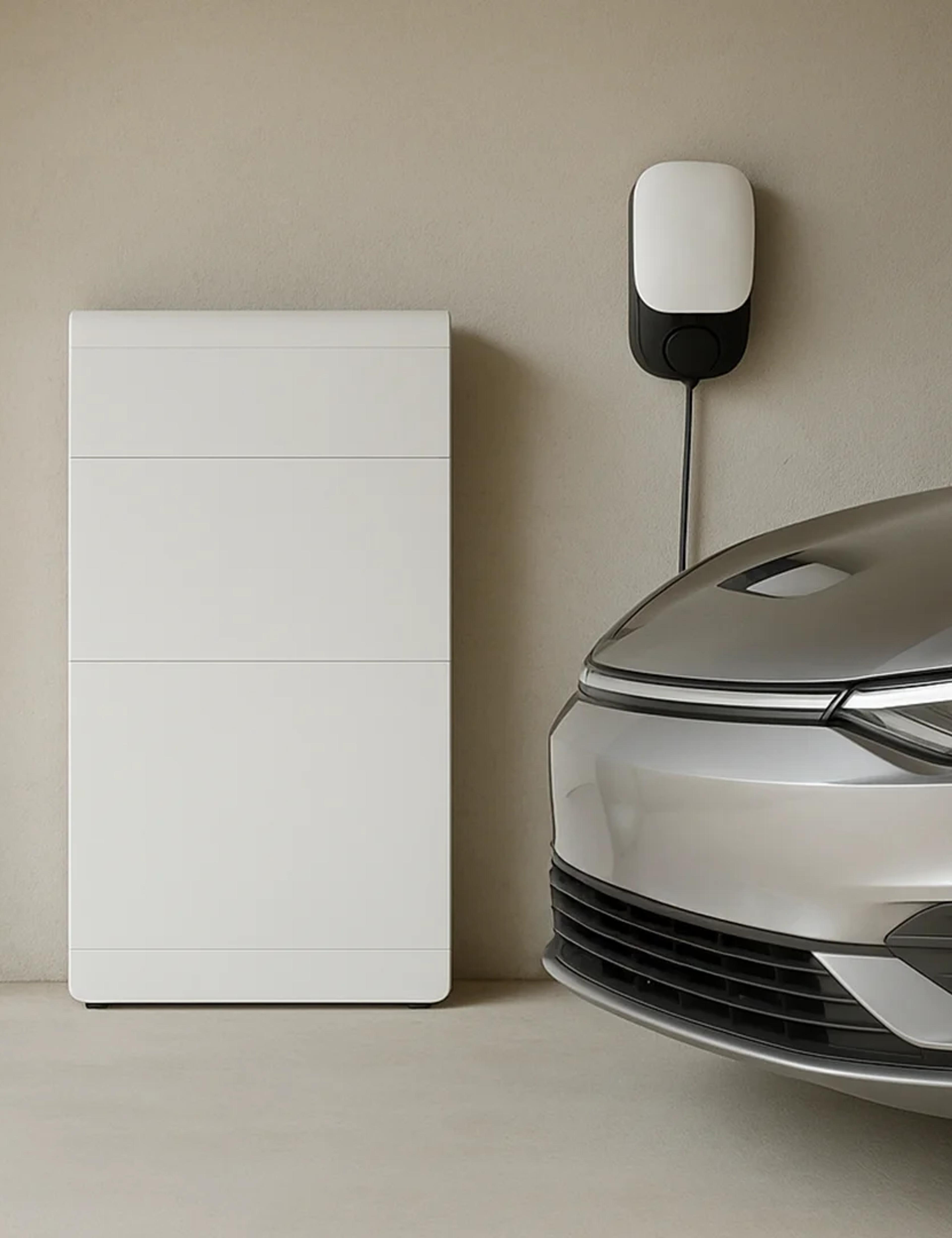 Batterie und Ladestation und Auto