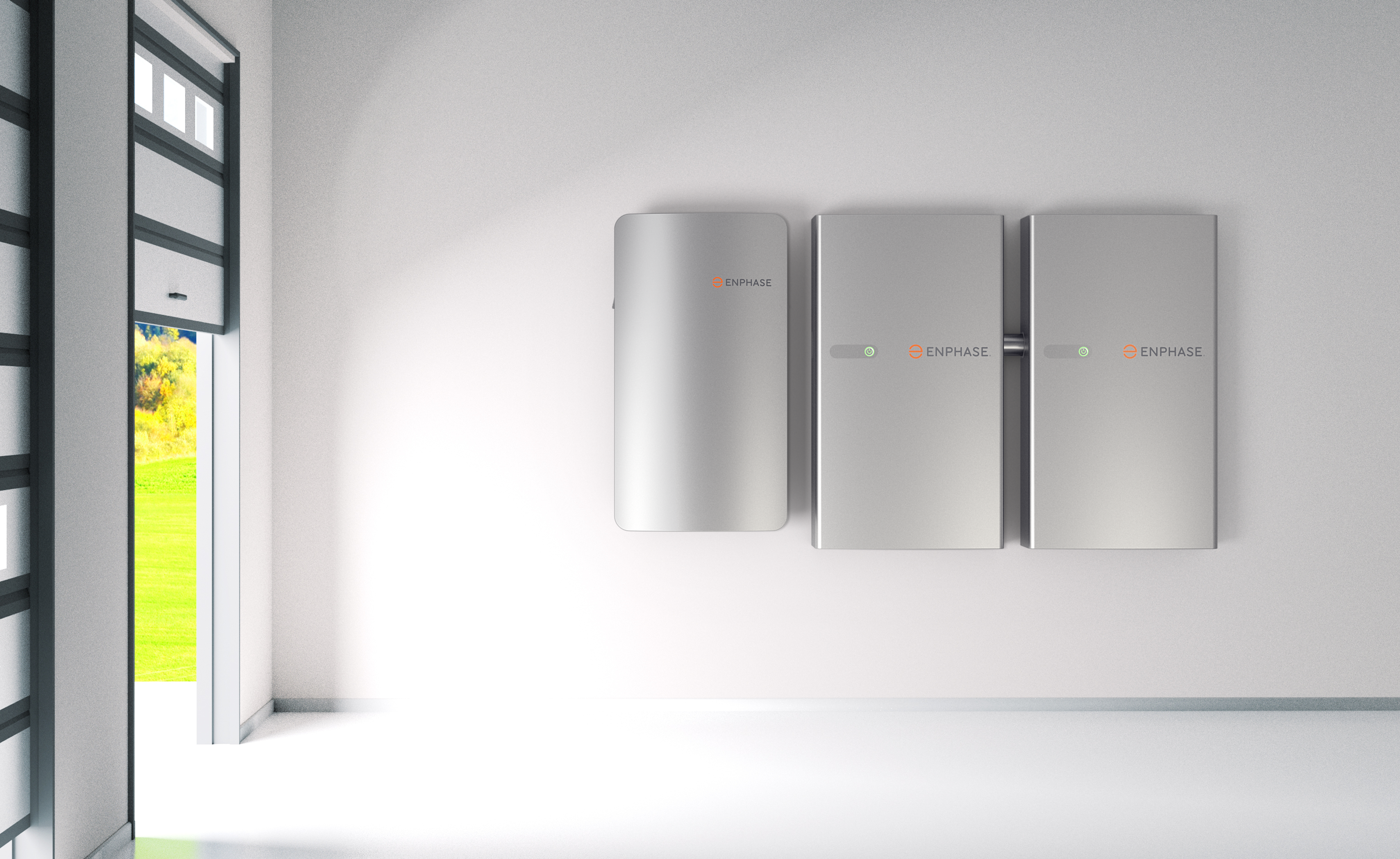 Batterijen en energieproducten geïnstalleerd op een garagewand