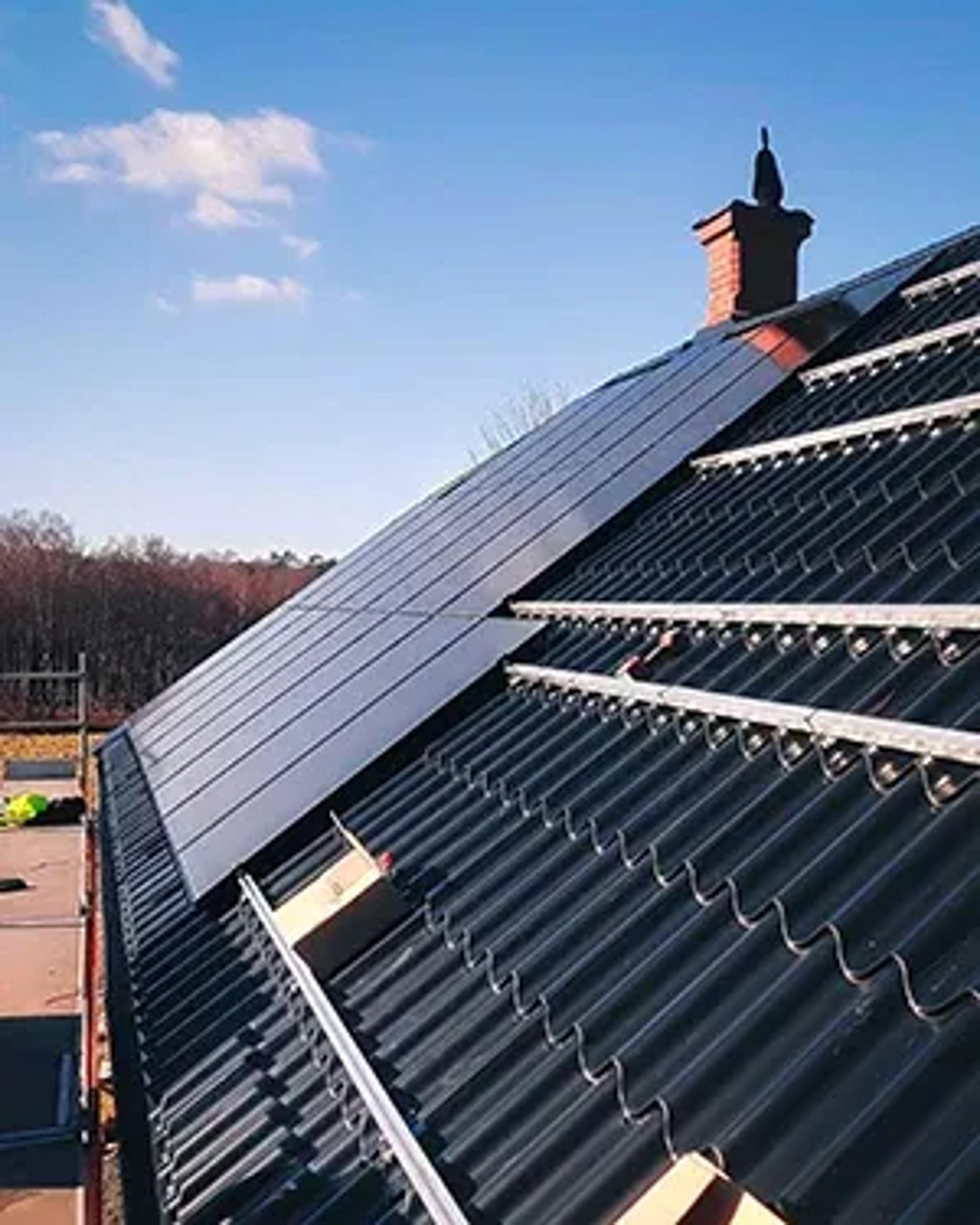 løpende montering av solceller på taket