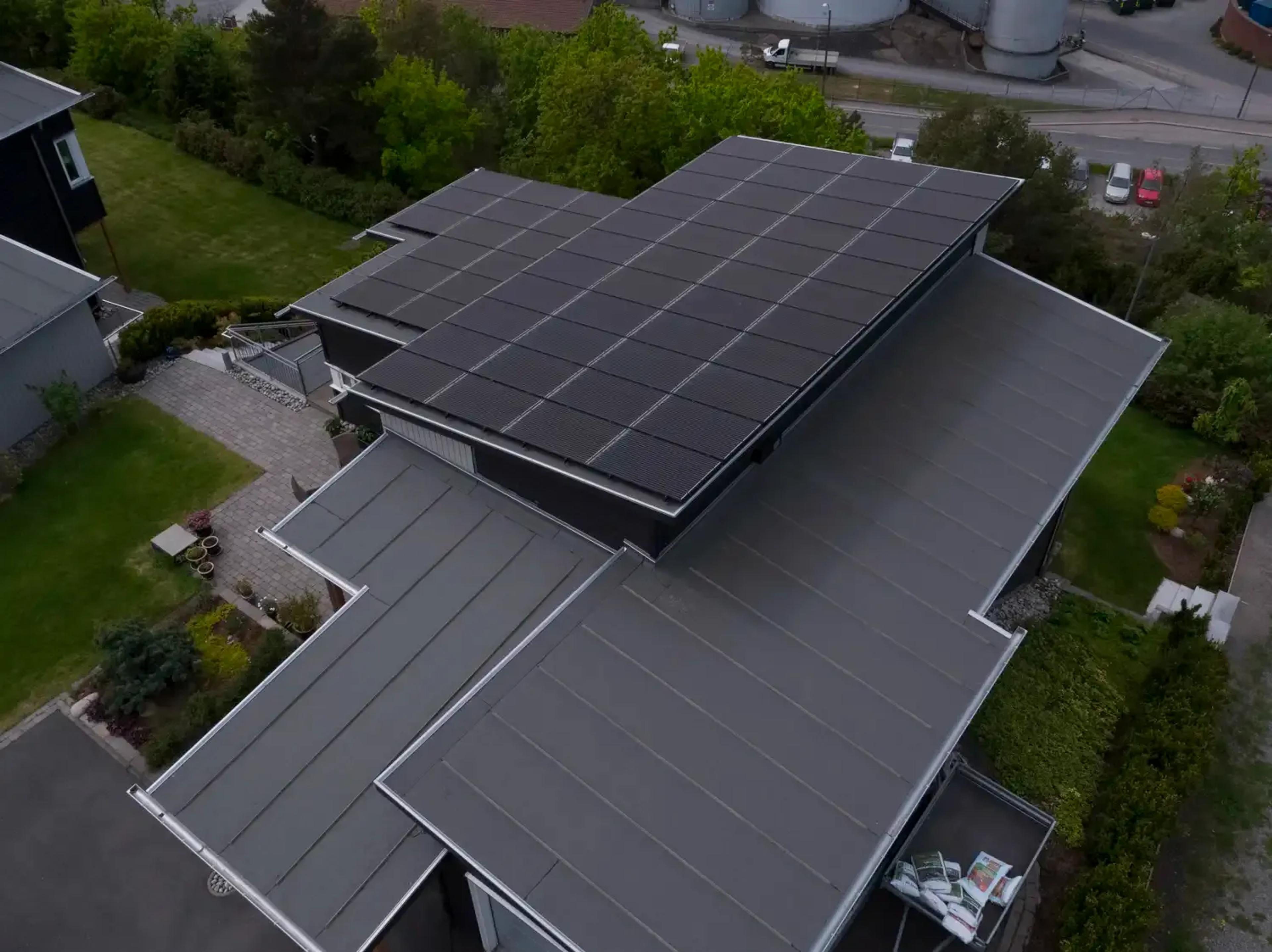 Longi Solar produceert ook all black zonnepanelen