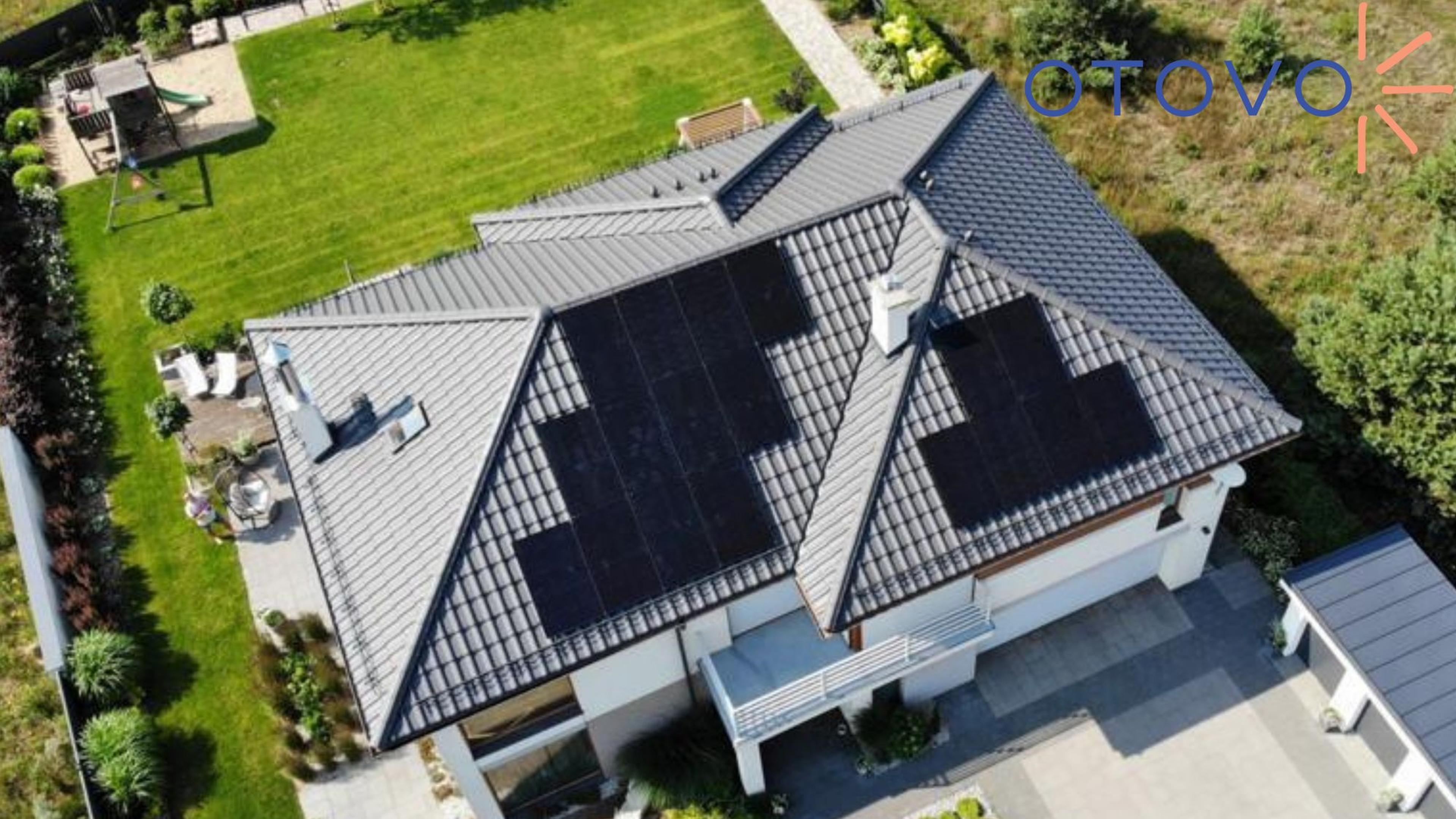 panele full black na jednej połaci dachowej