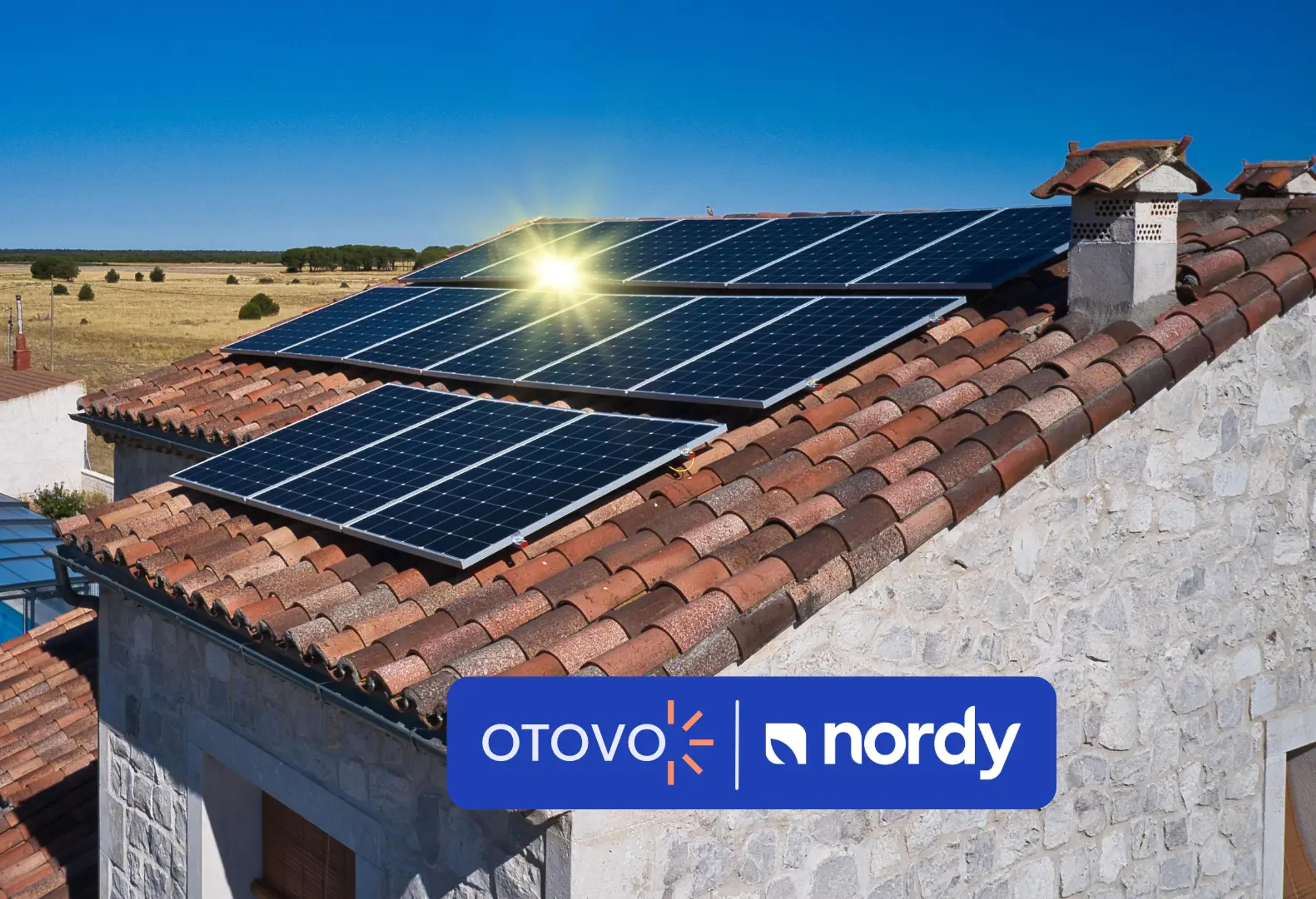 casa con paneles solares