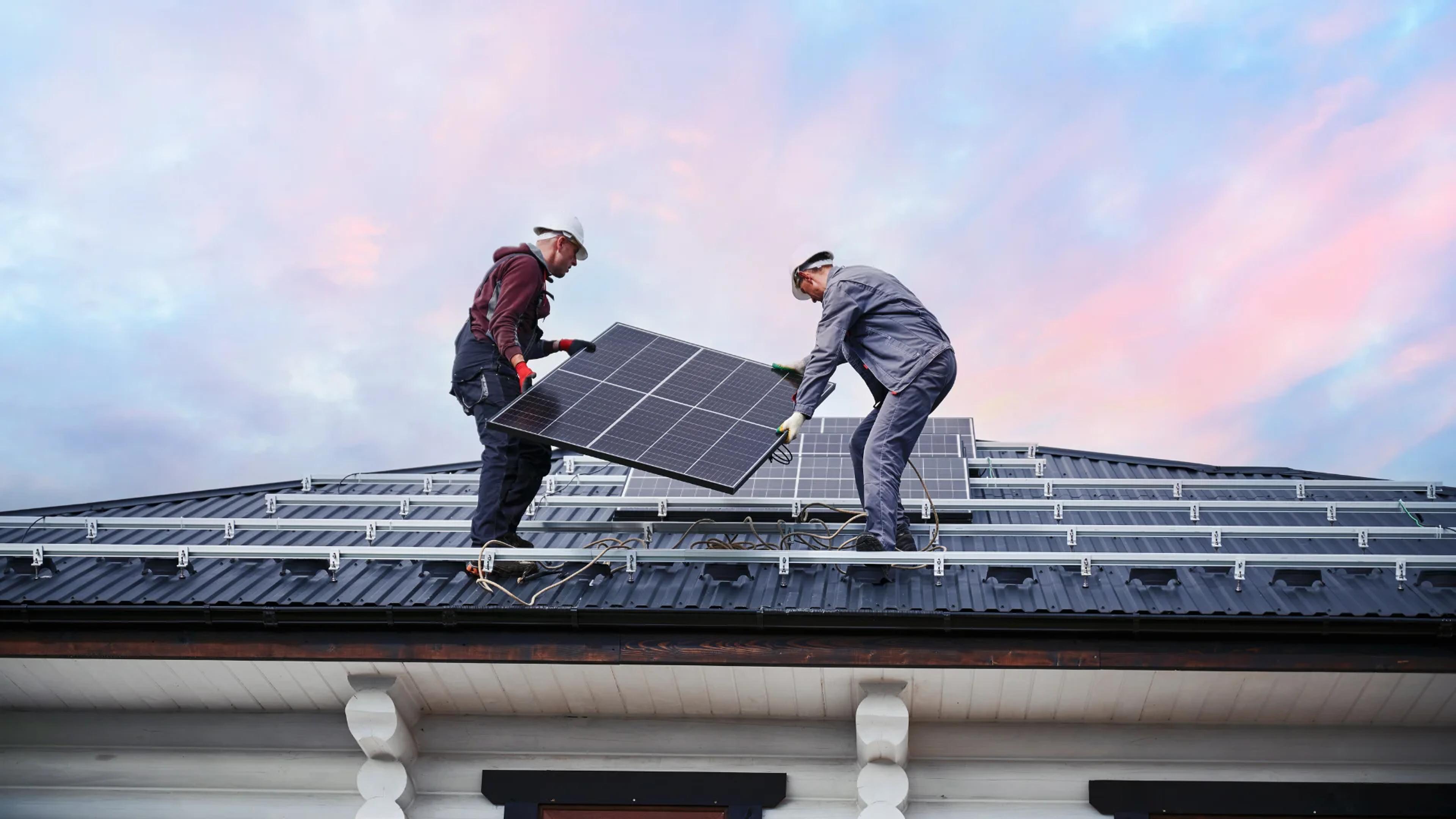 casa con impianto fotovoltaico