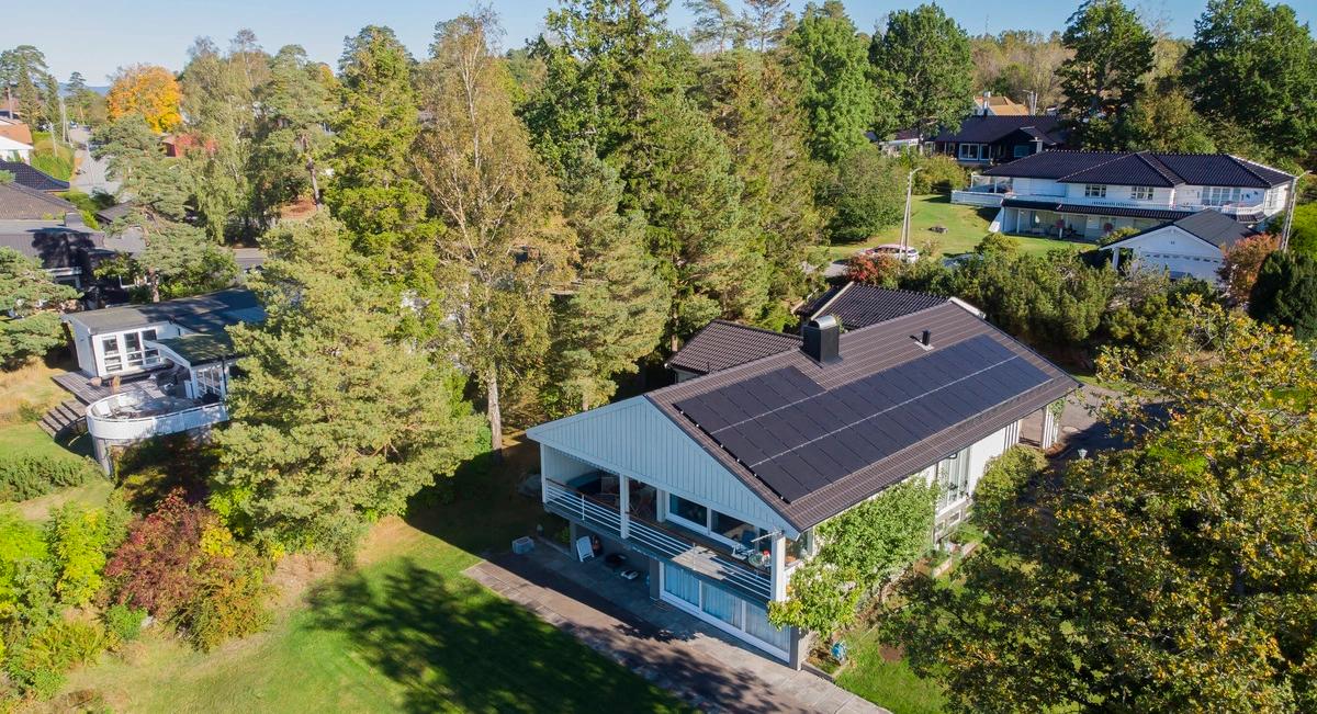 hus med solceller på taket