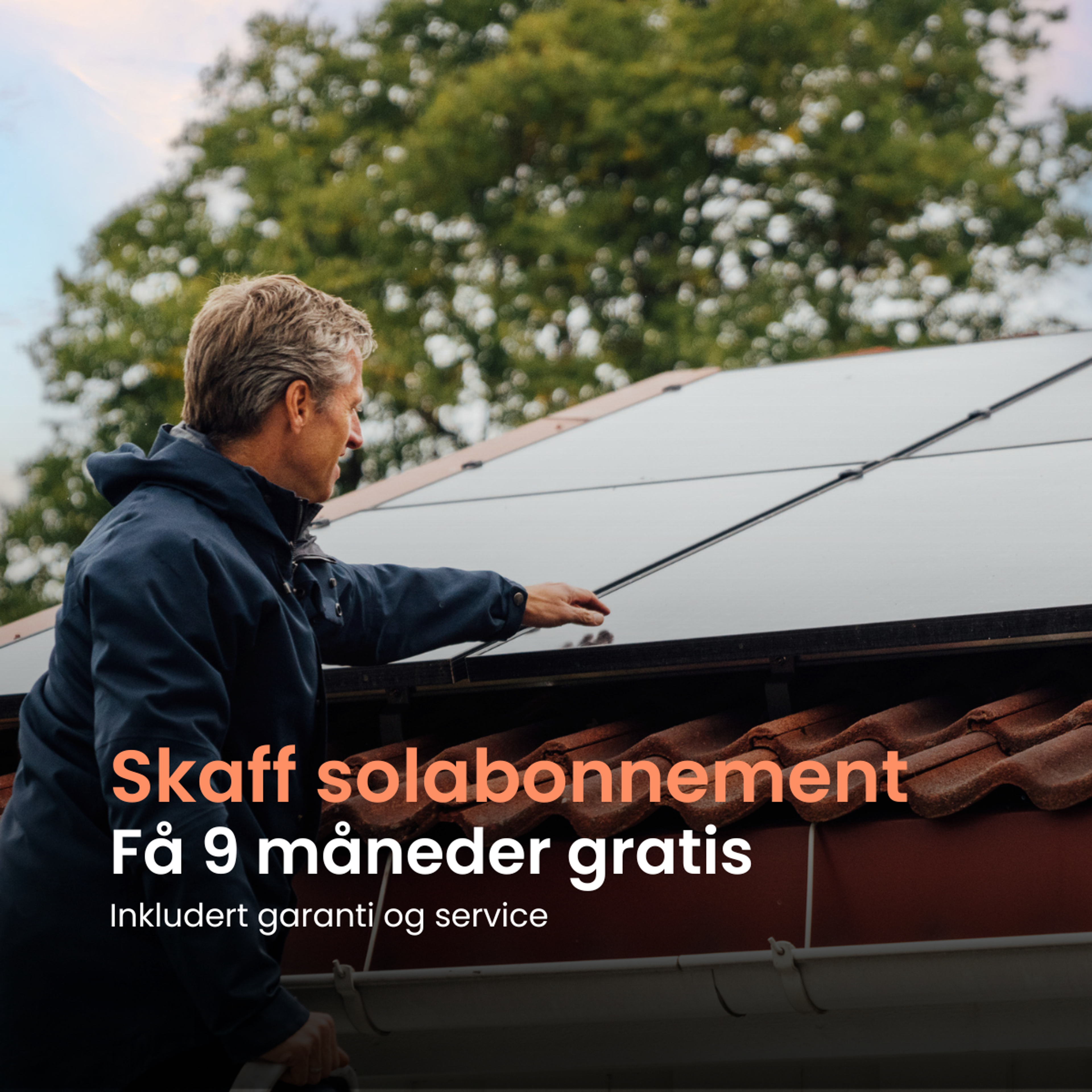 man ser på sine installerte solceller