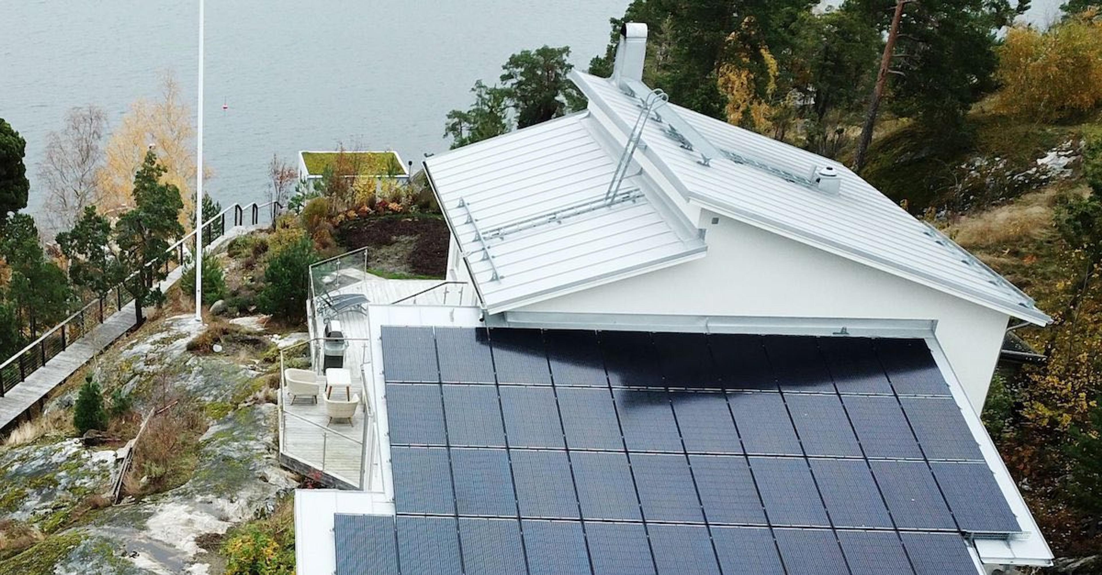 Tjen penger på solcellepaneler med å selge overskuddstrømmen videre til strømselskapene.