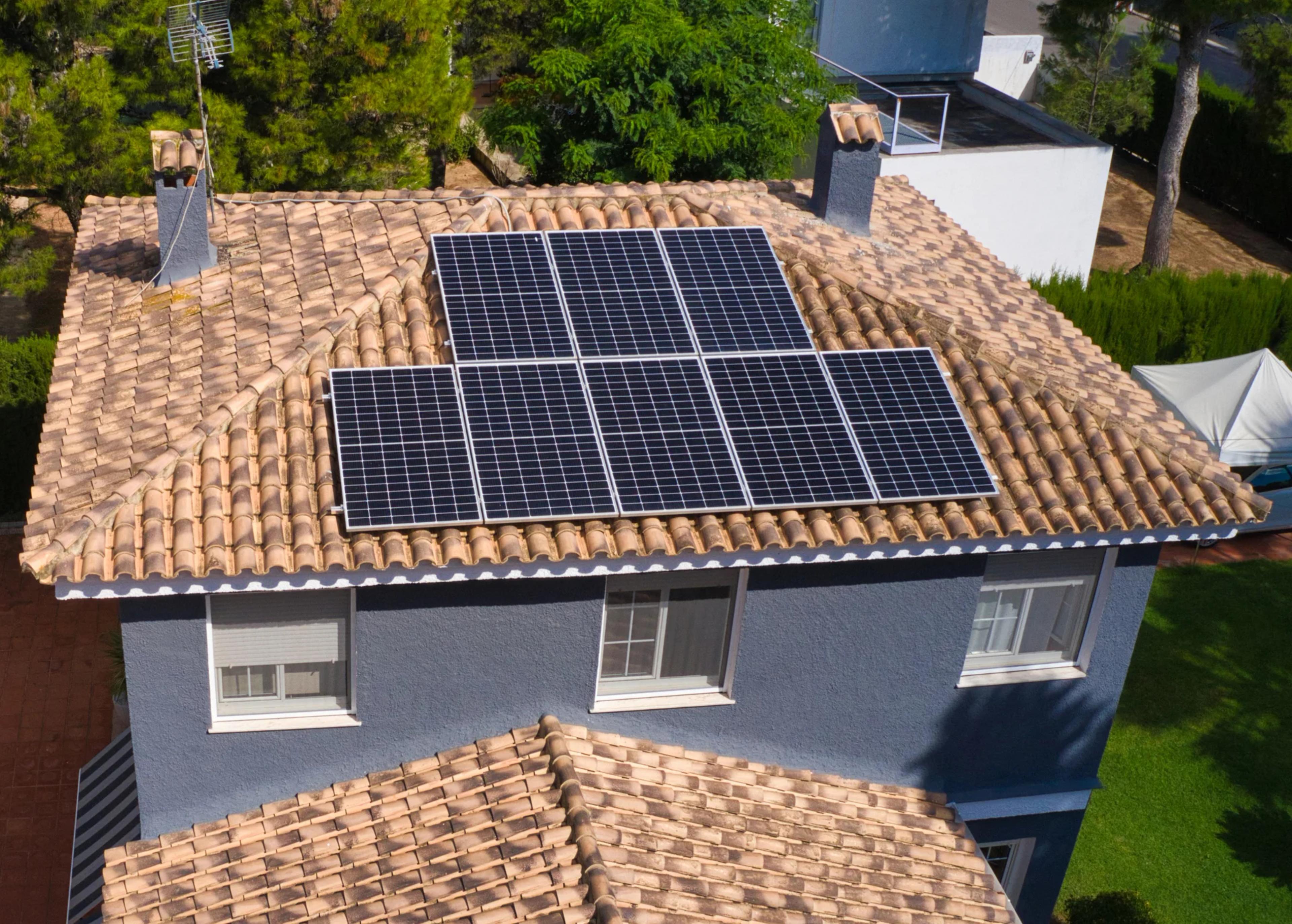 8 paneles solares instalados