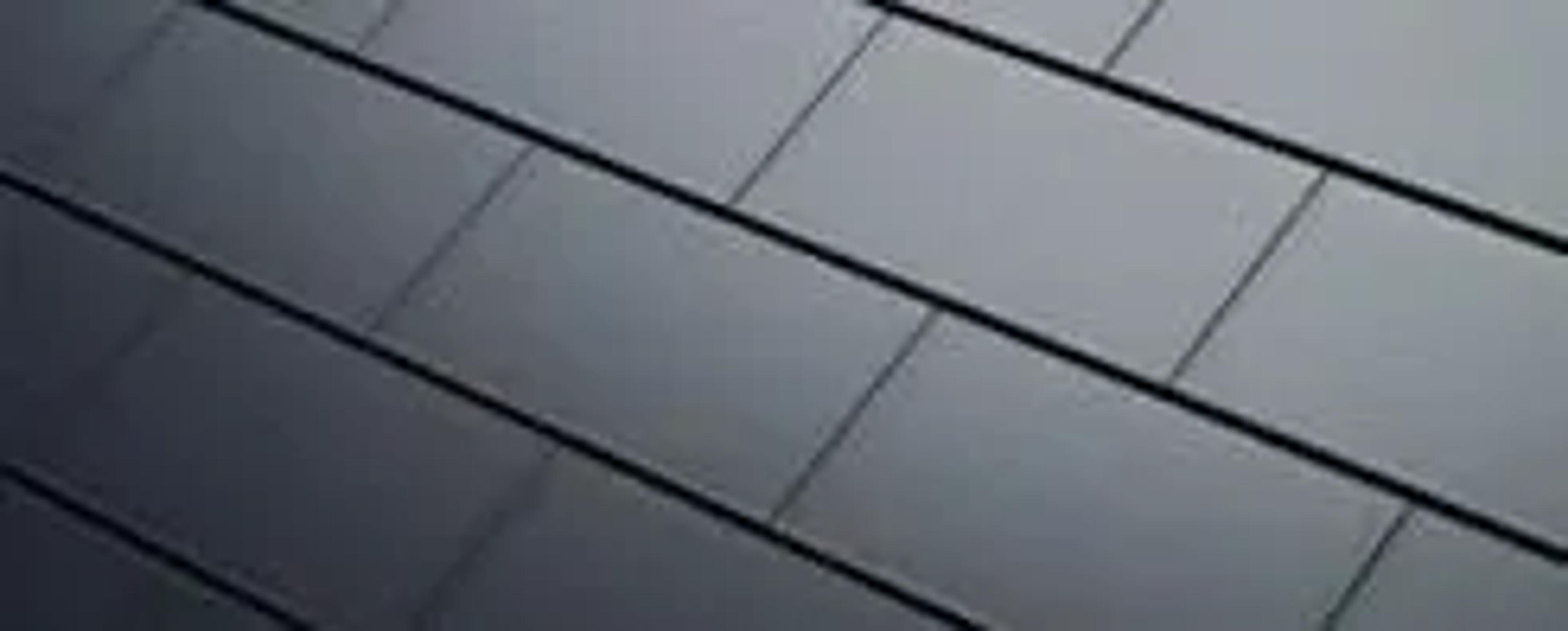 tuile solaire lisse