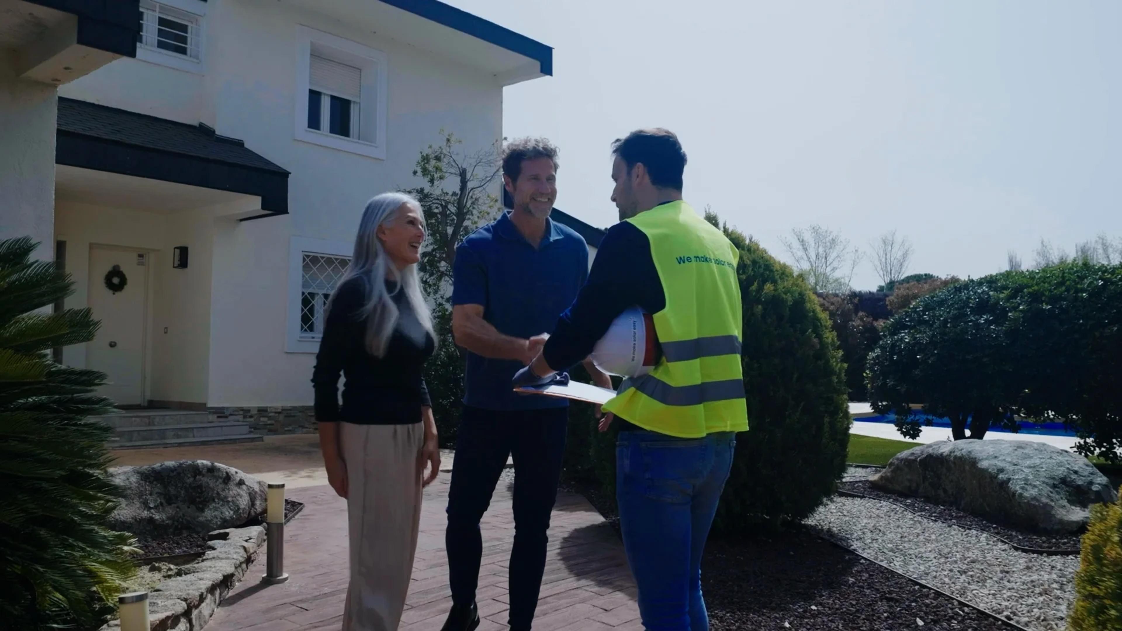 par pratar med installatör