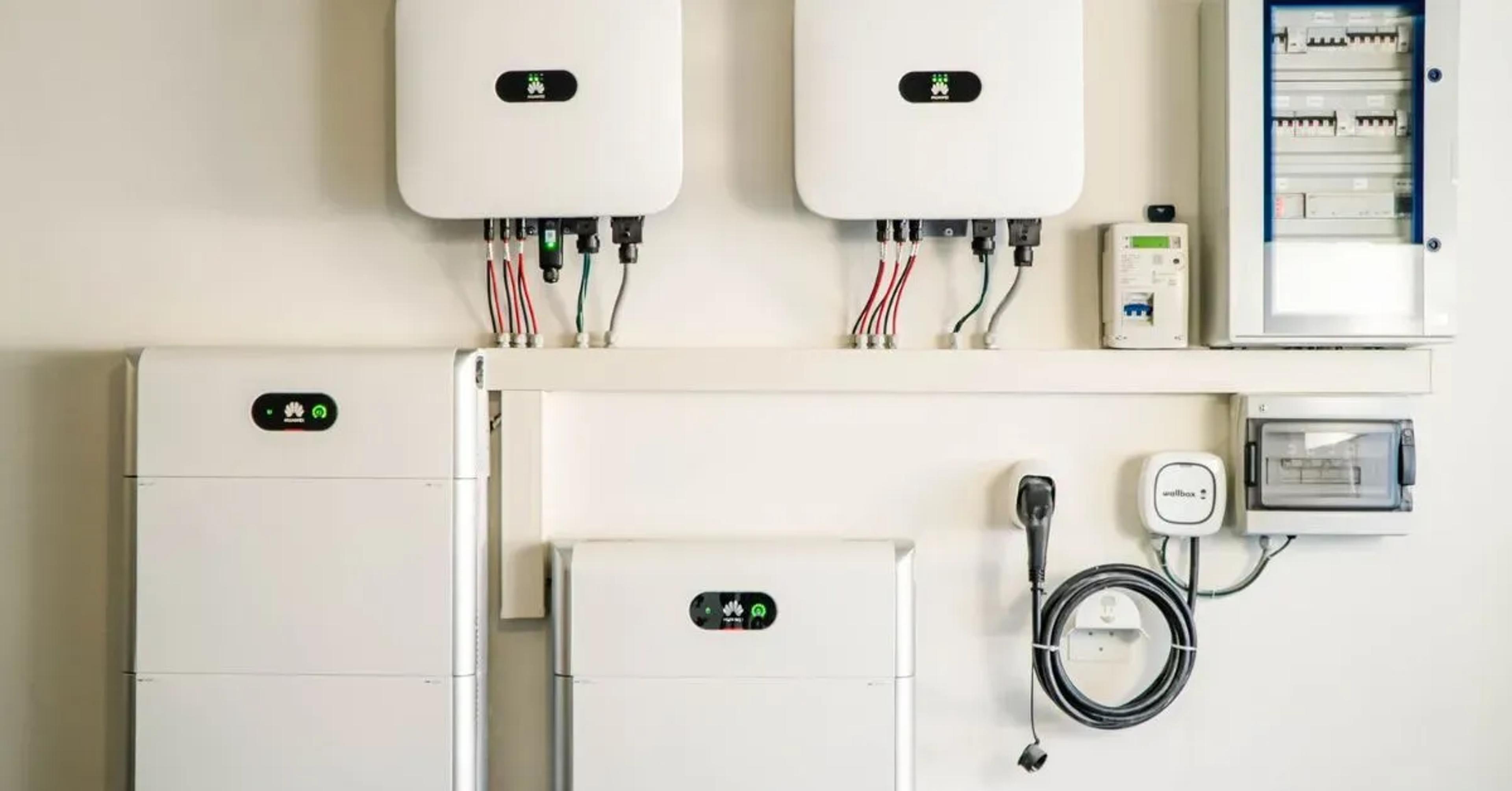 Esempio di posizionamento hardware e inverter fotovoltaico in una casa