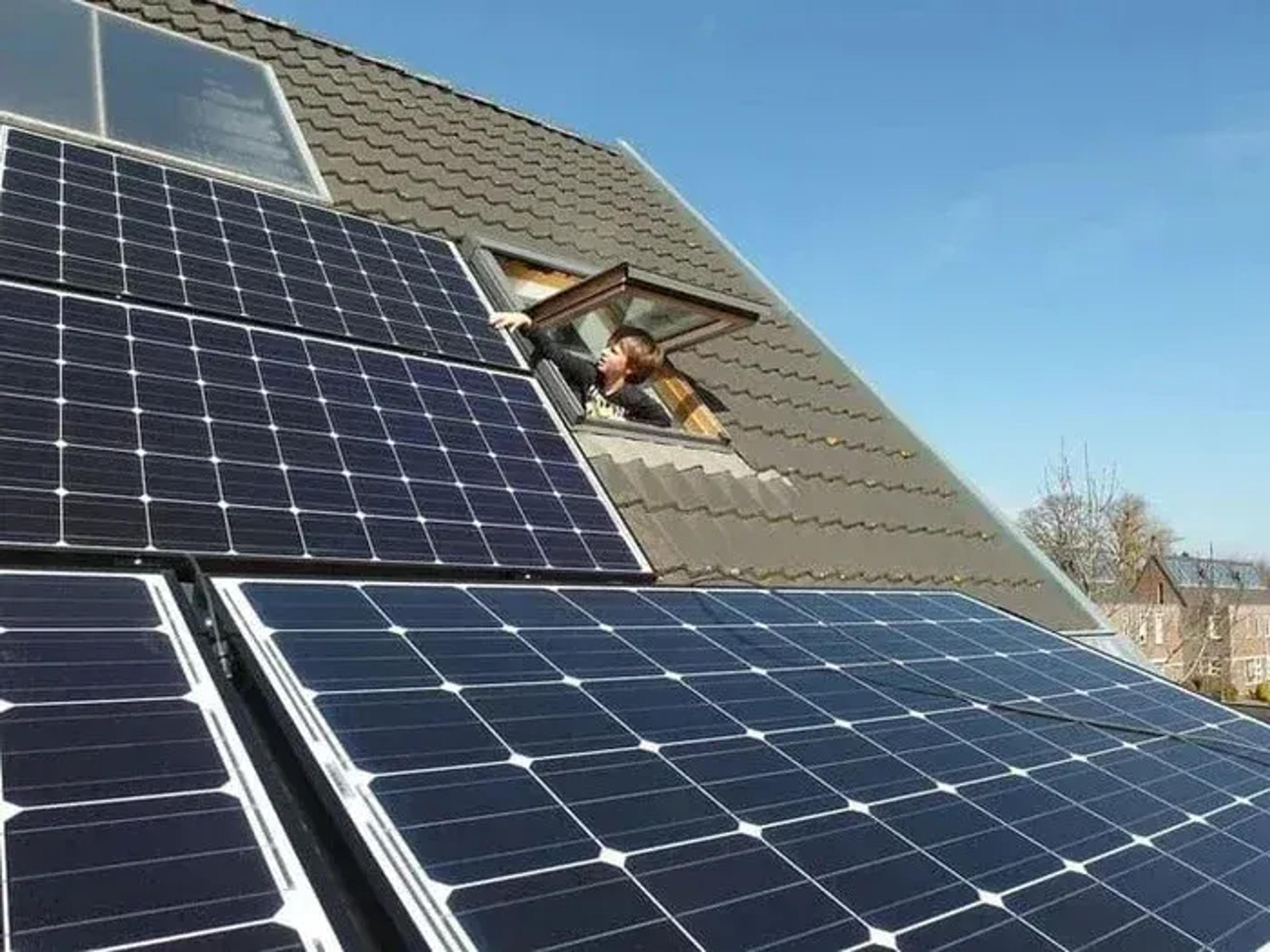 Casa con placas solares