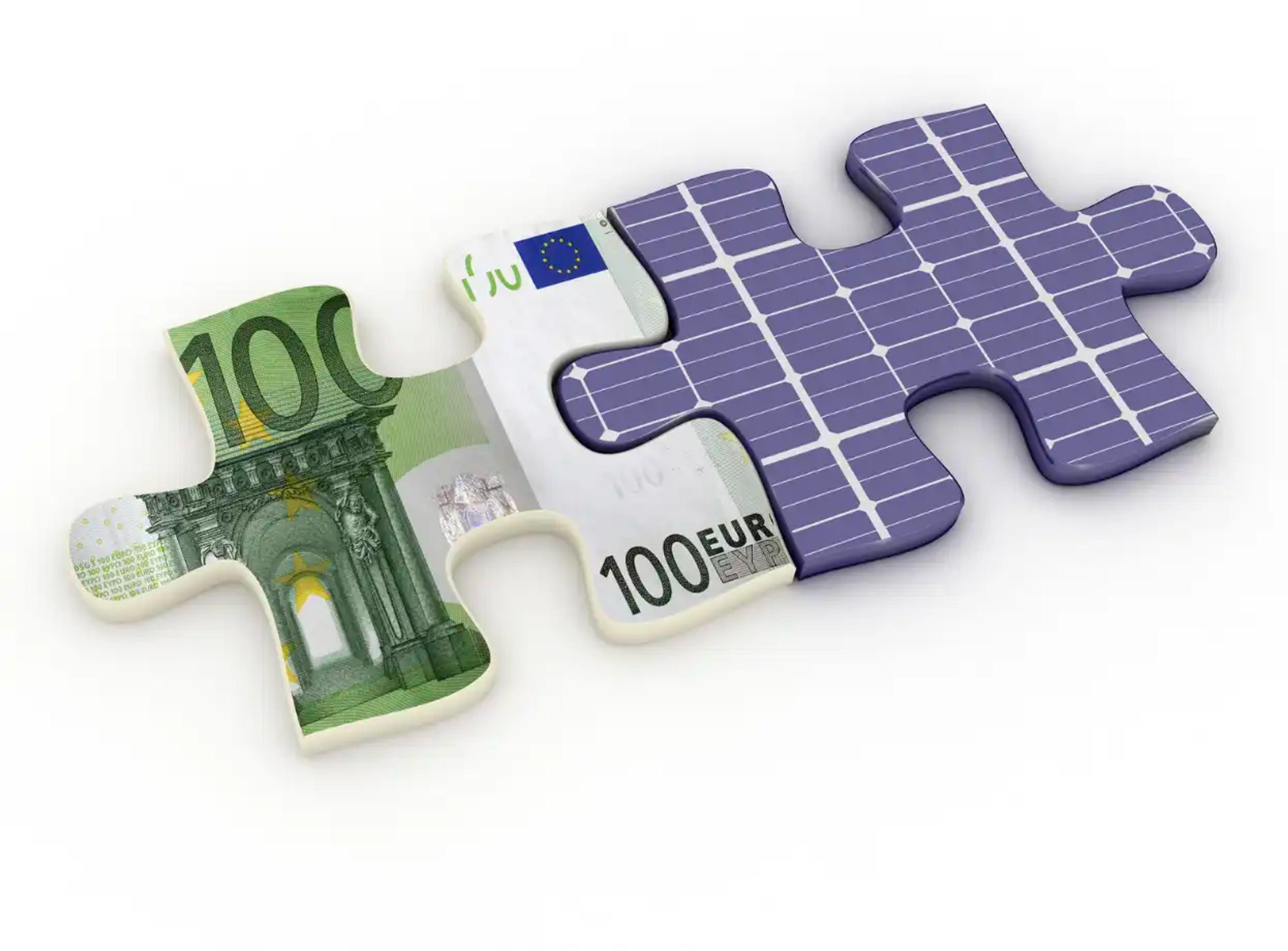 Puzzleteile Geld und Solarzelle