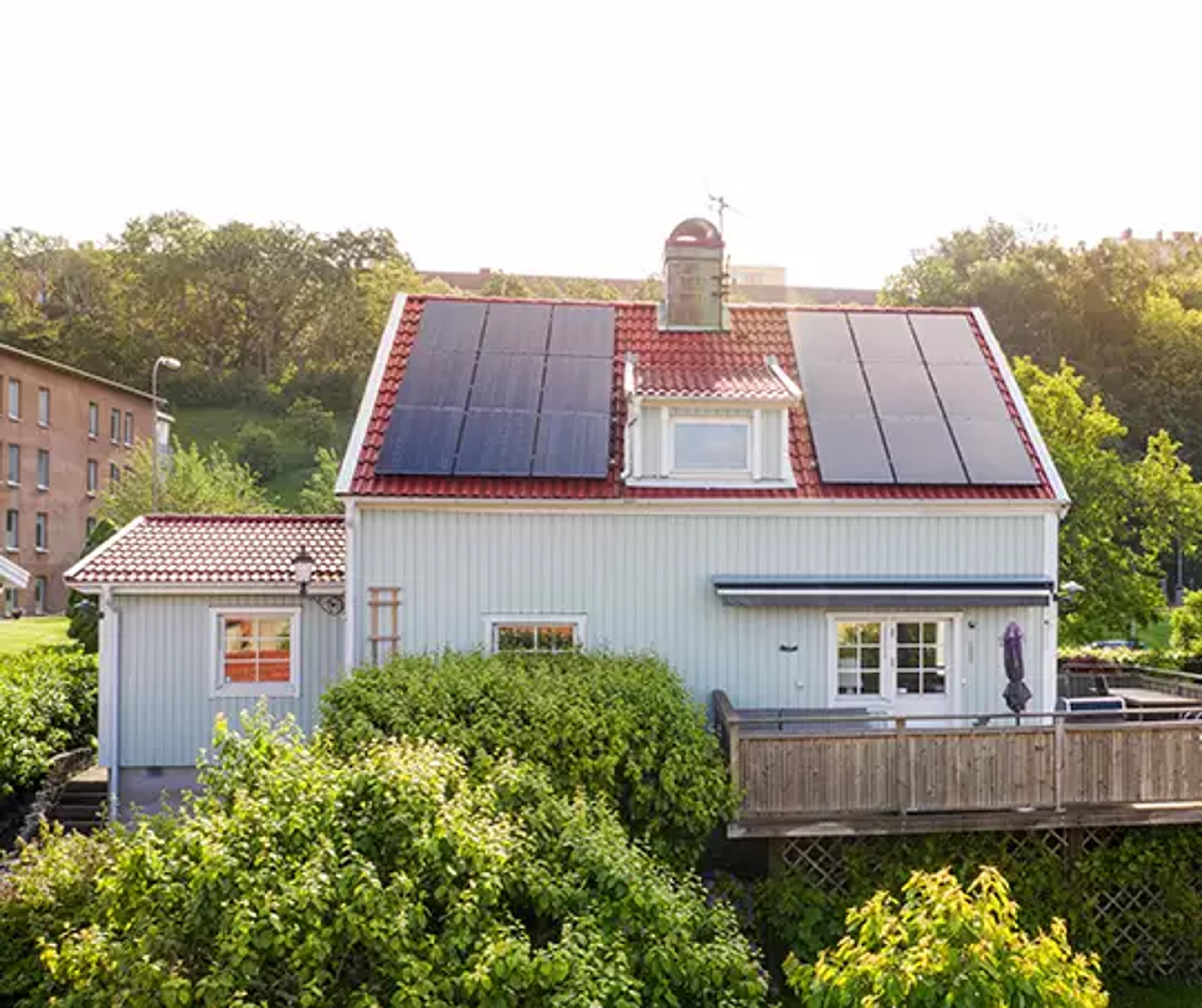Hus i Göteborg med solpaneler på taket
