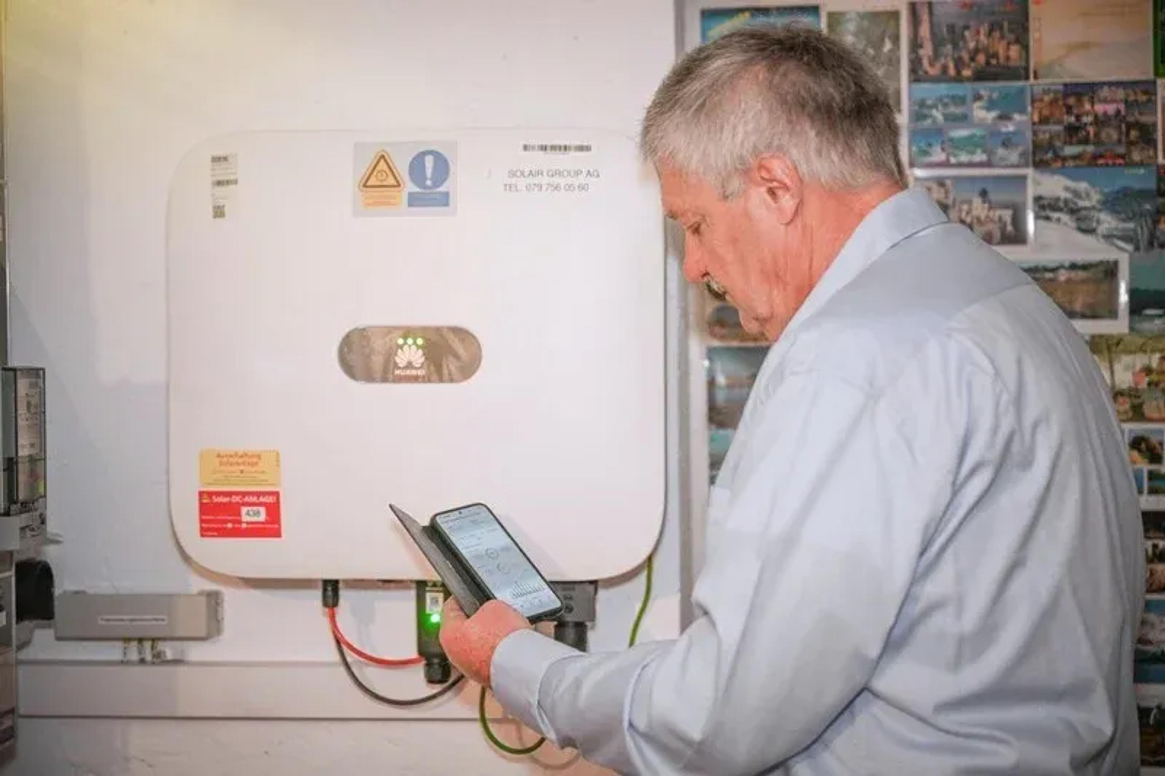 onduleur huawei et homme