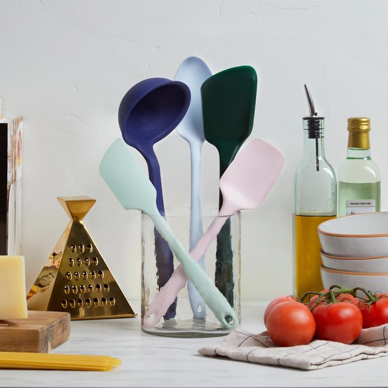 A group shot of the 5-Piece Ultimate Tool Set in a container.