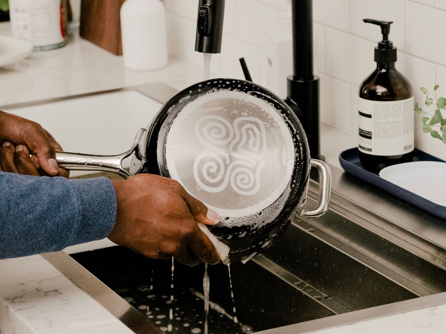 PDP - 5050 Media - Sauce Pan - Natural, non-toxic ceramic - Desktop Image