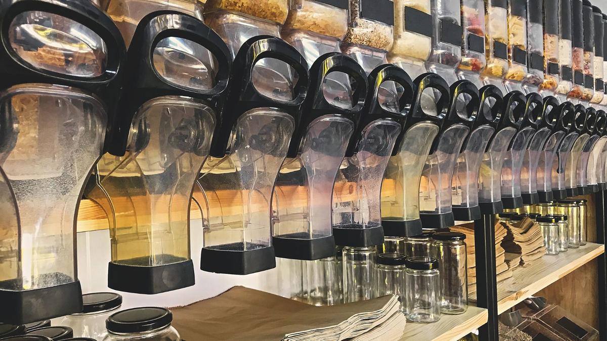 Refill station