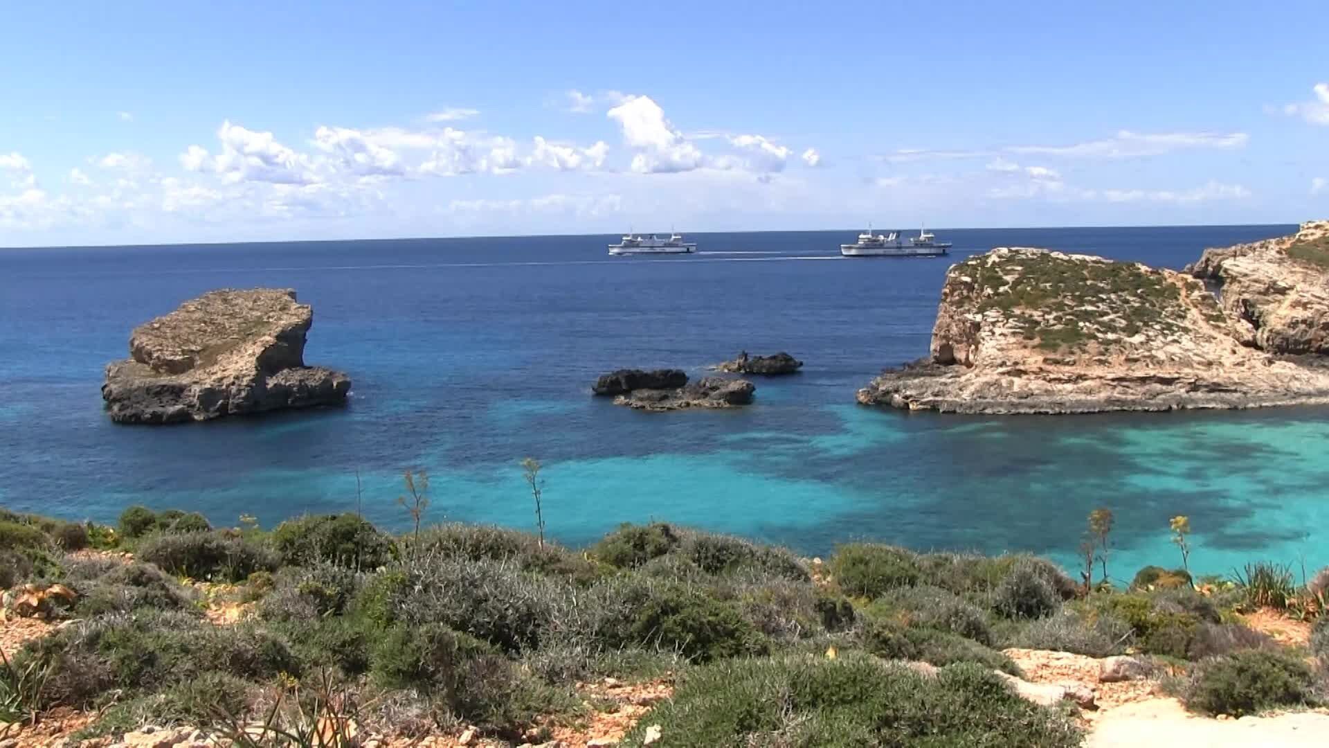 Malta - Cominotto + Small Blue Lagoon Rock + Blue Lagoon (Comino) 01 (0) ies.webm, placeholder for Blue Lagoon, Comino