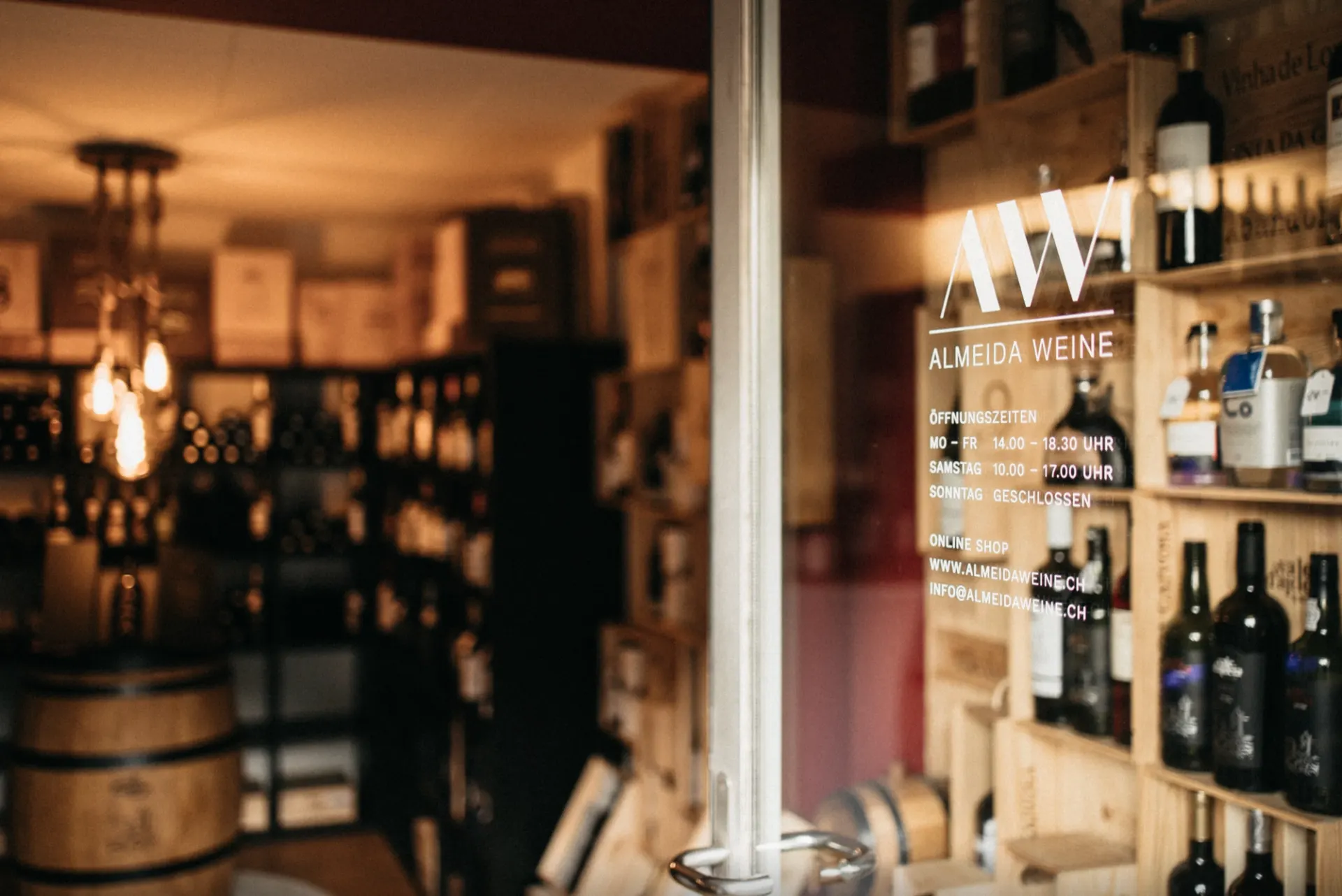 Wine identity built on elegance.