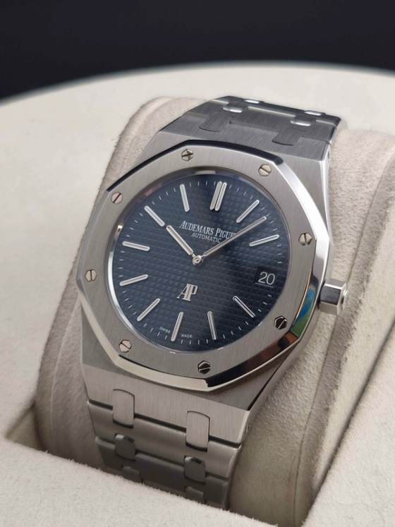 Audemars Piguet Royal Oak "Jumbo" Extra-Thin
