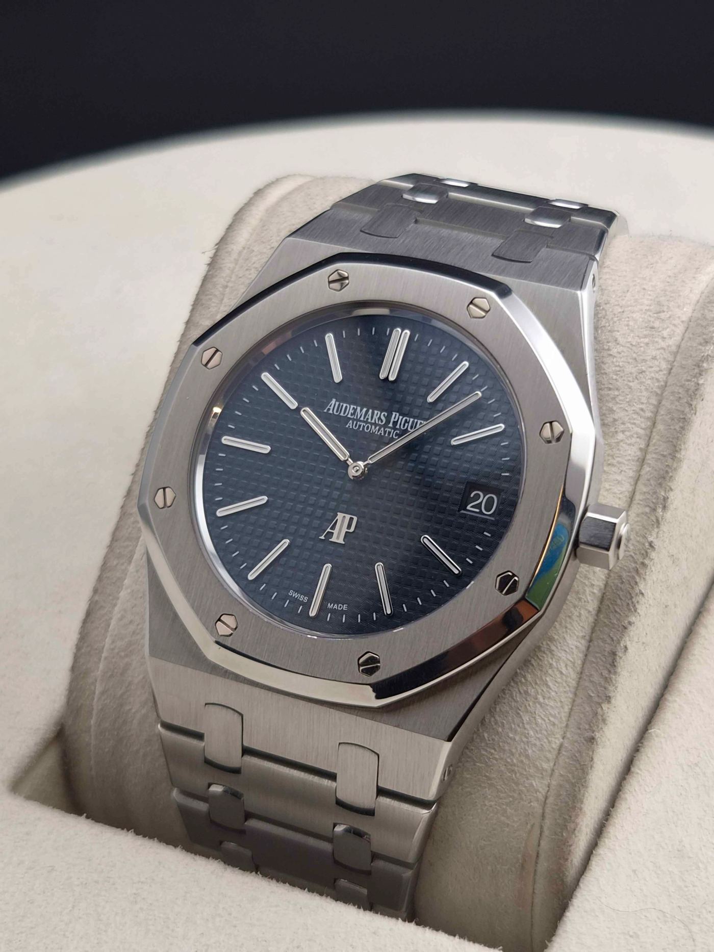 Audemars Piguet Royal Oak "Jumbo" Extra-Thin