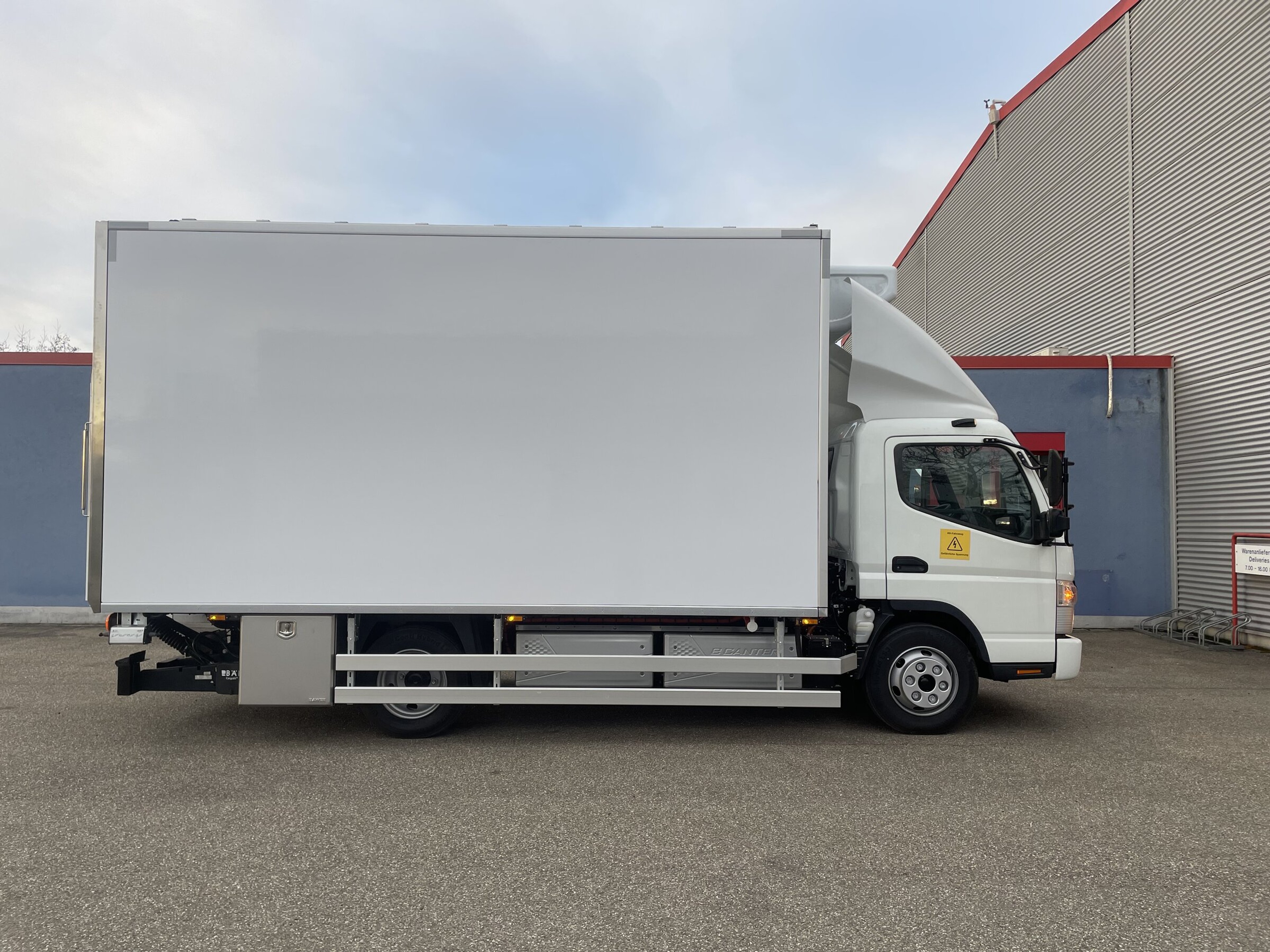 TBV Kühl-LKW bis 7,49 t in Seitenansicht