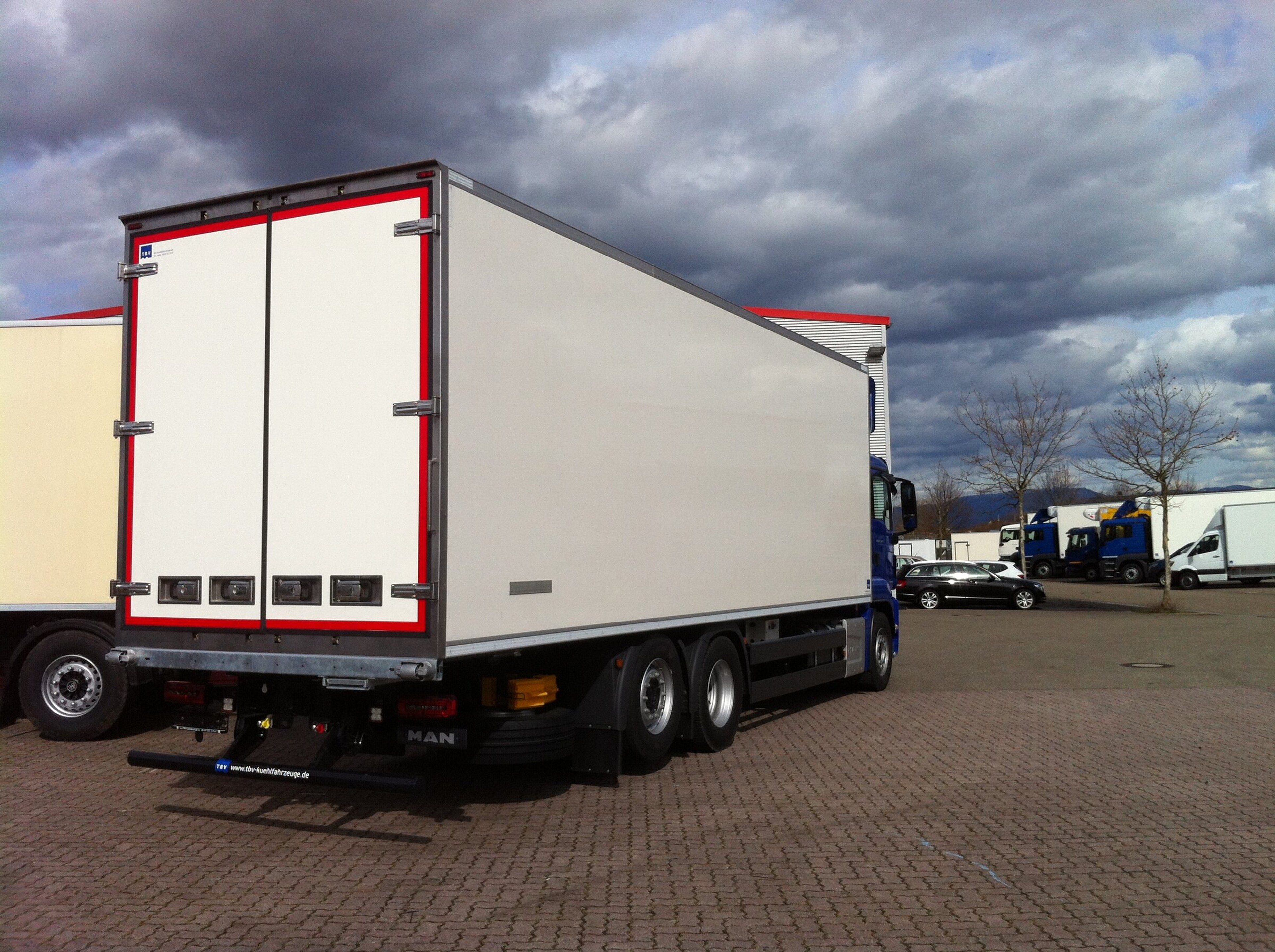 TBV Kühl-LKW MAN 26 t Detailansicht