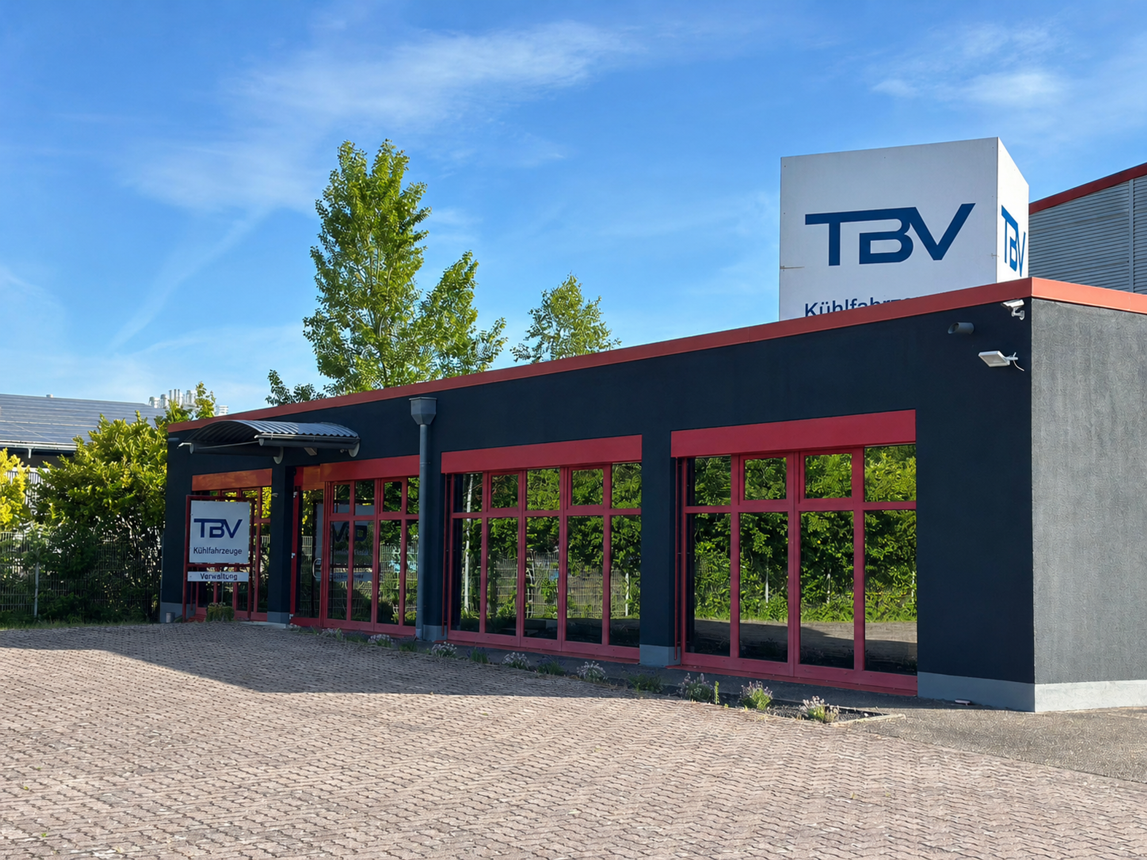 TBV-Firmengebäude mit Eingangsbereich am Standort Willstätt