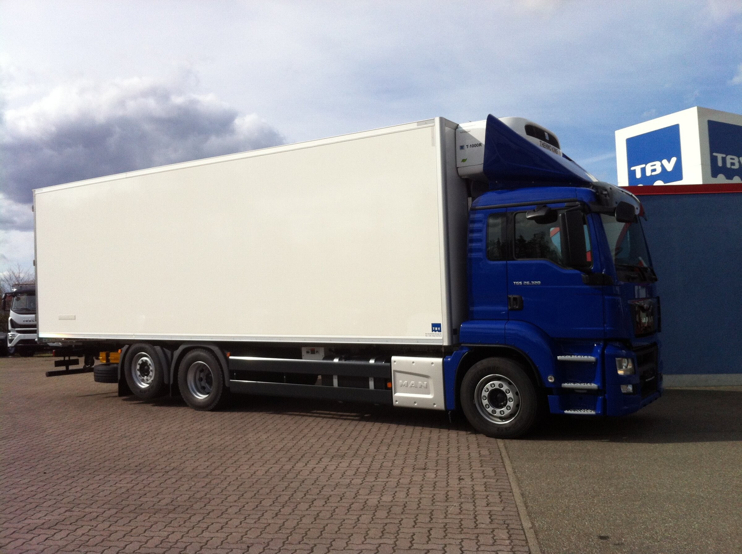TBV Kühl-LKW MAN 26 t Seitenansicht