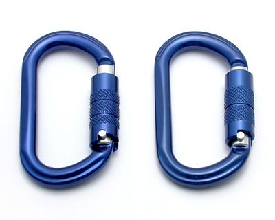 Mosquetones con bloqueo B612 y B613 de aluminio azul, uno junto a otro