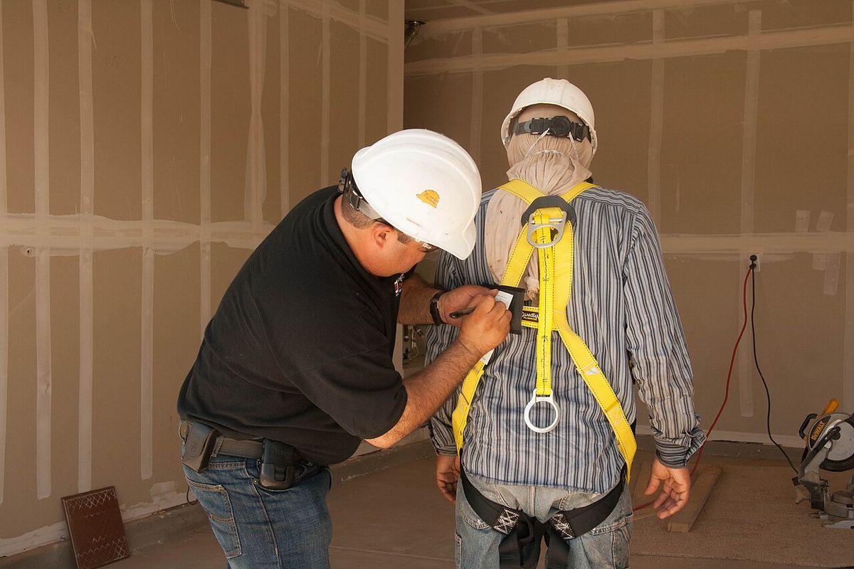 ANSI/ASSP Z359 Fall Protection Standards: A Guide for Brands Entering the US Market