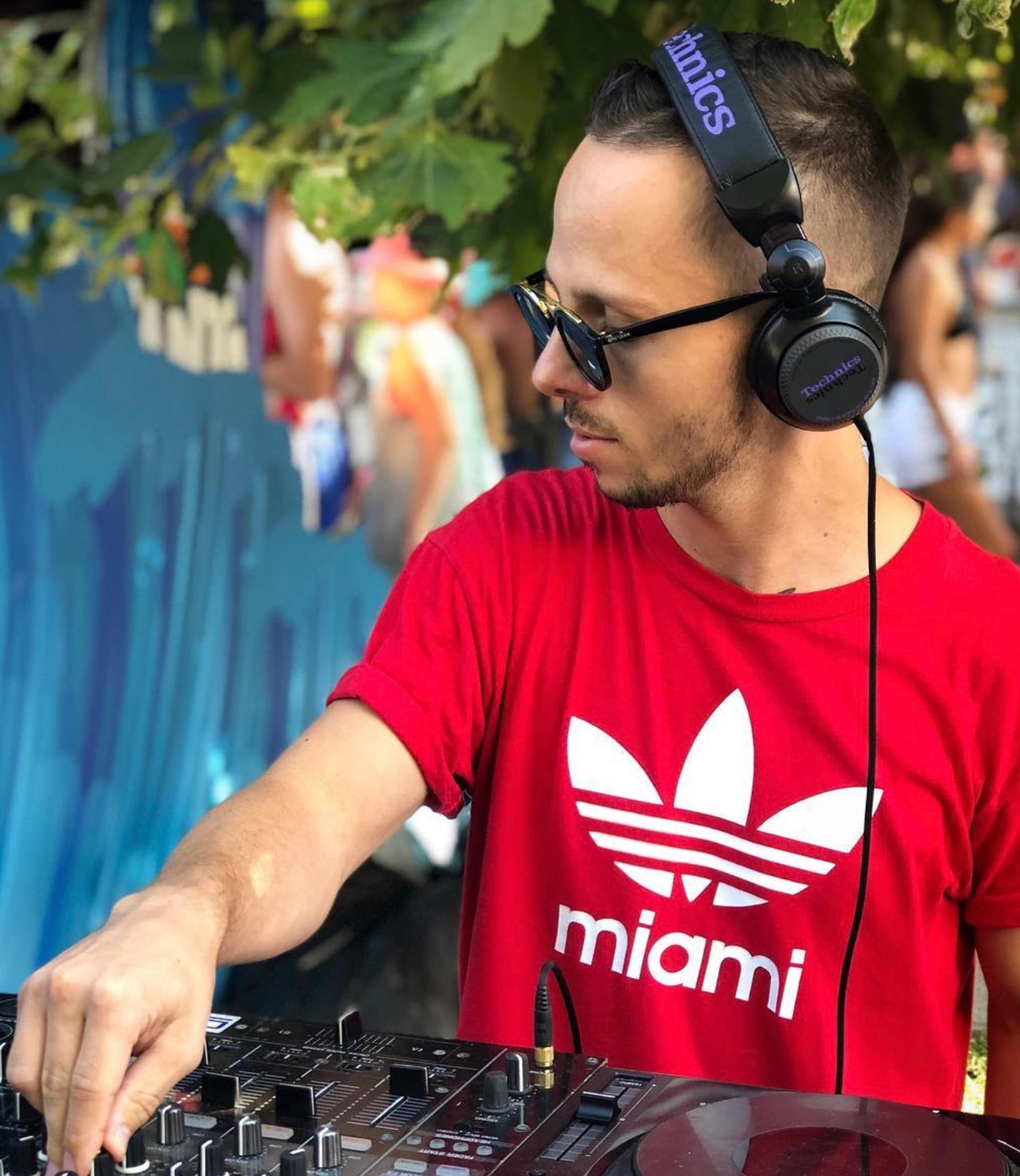 Photo of DJ