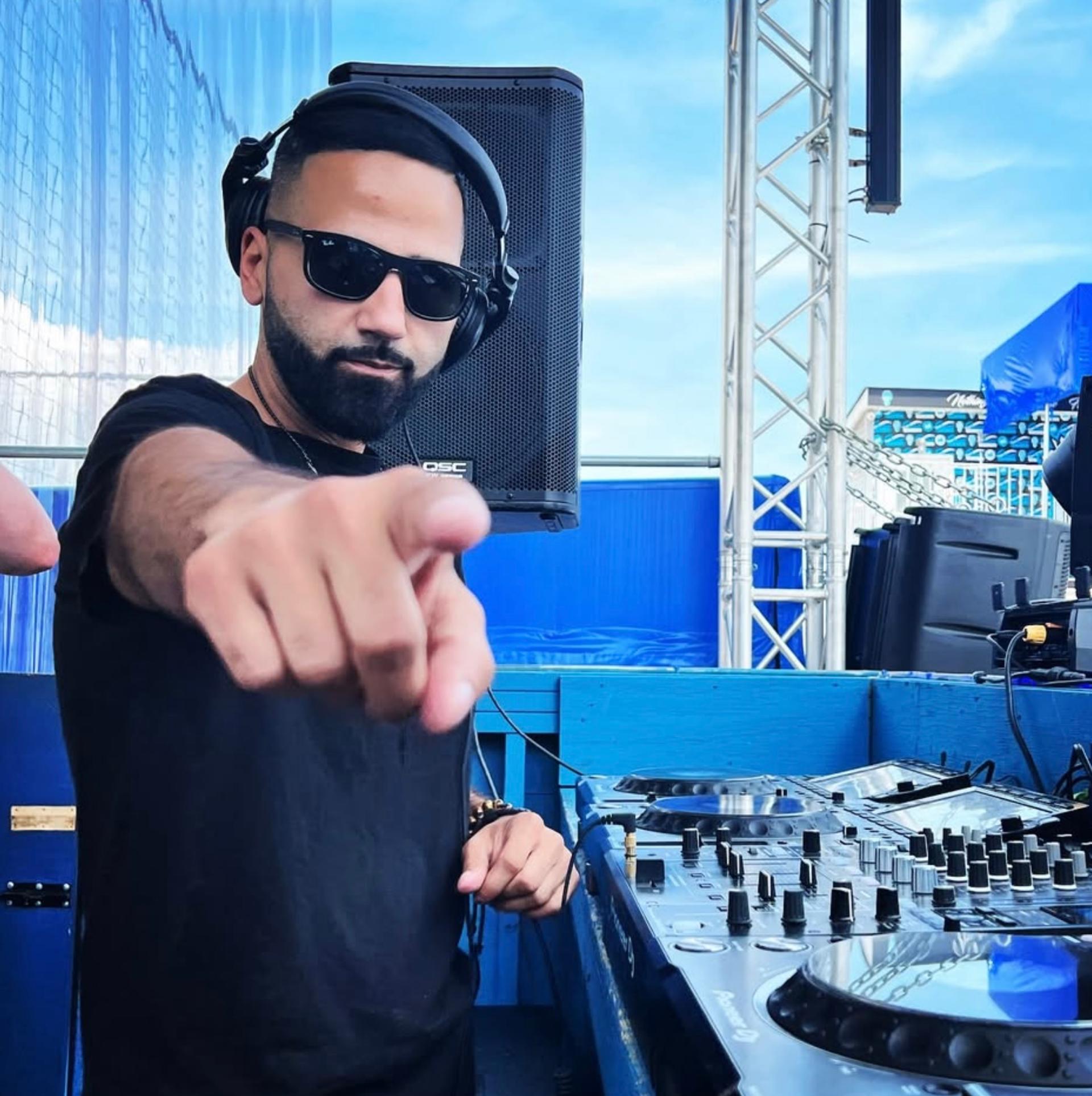 Photo of Entertainer