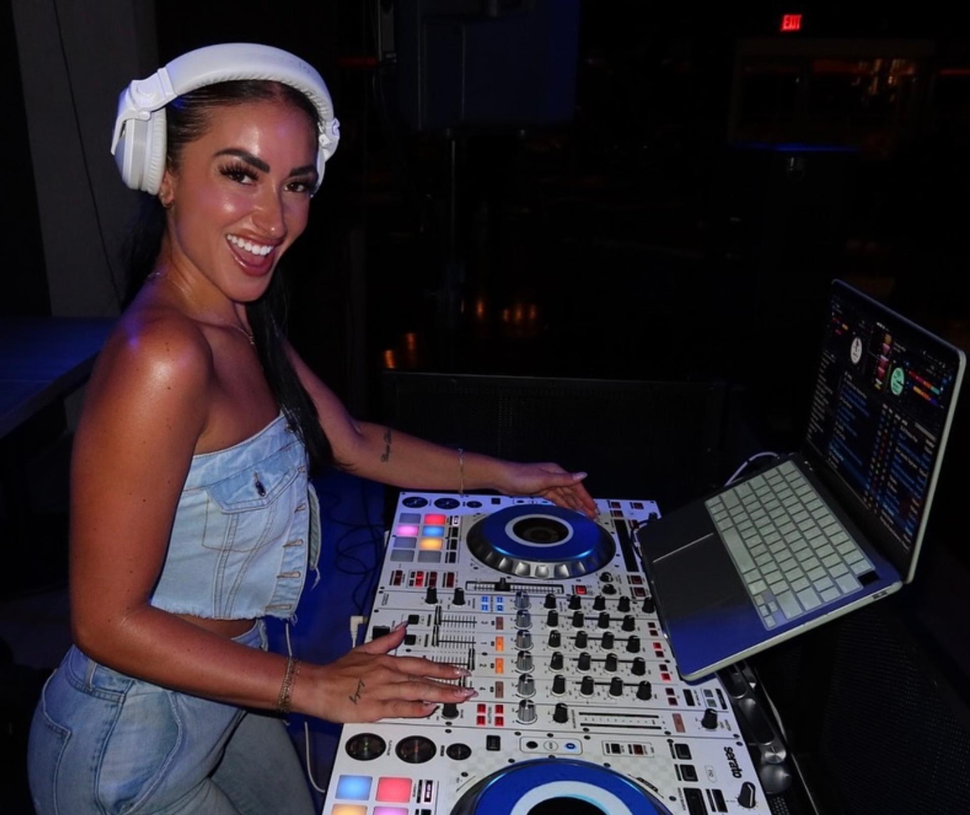 Photo of DJ