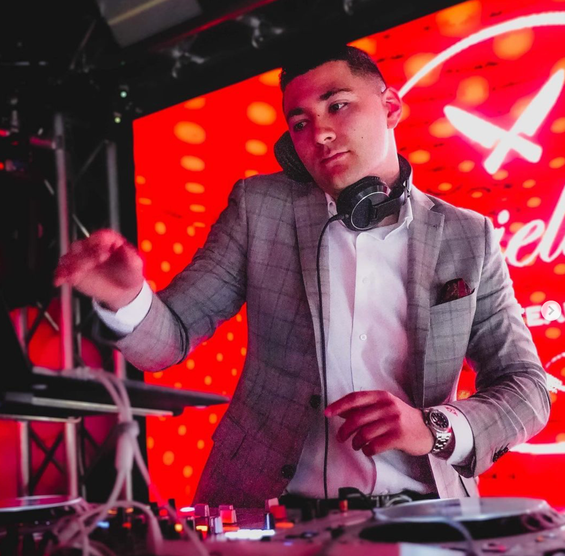 Photo of Entertainer