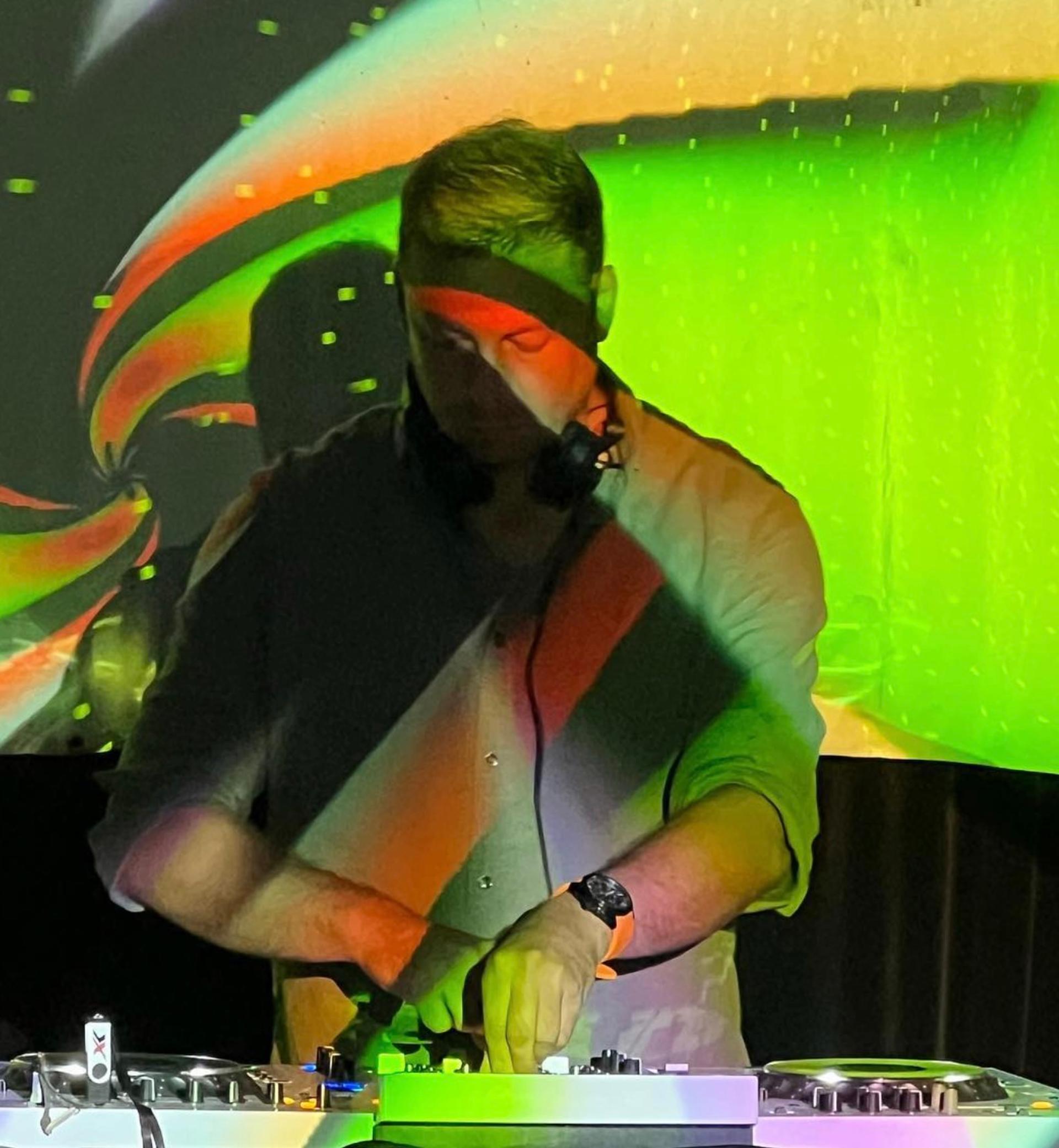 Photo of Entertainer