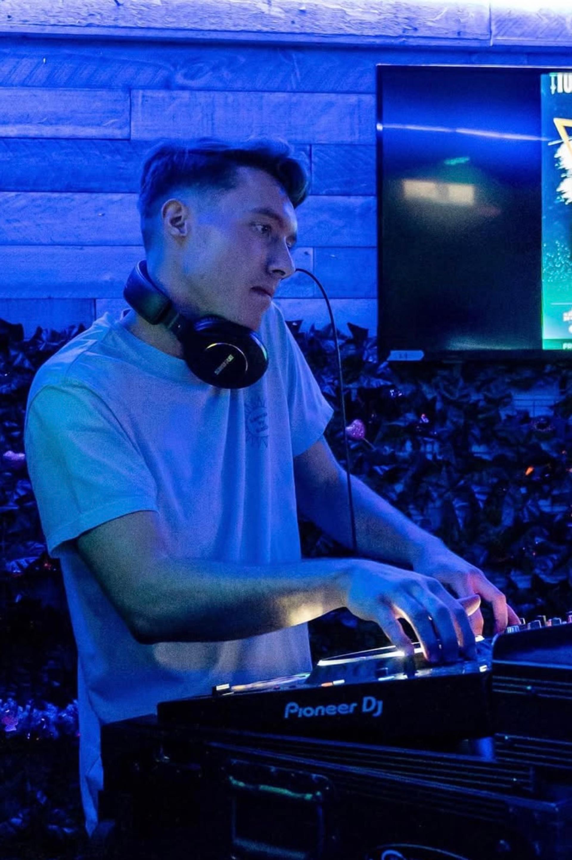 Photo of Entertainer